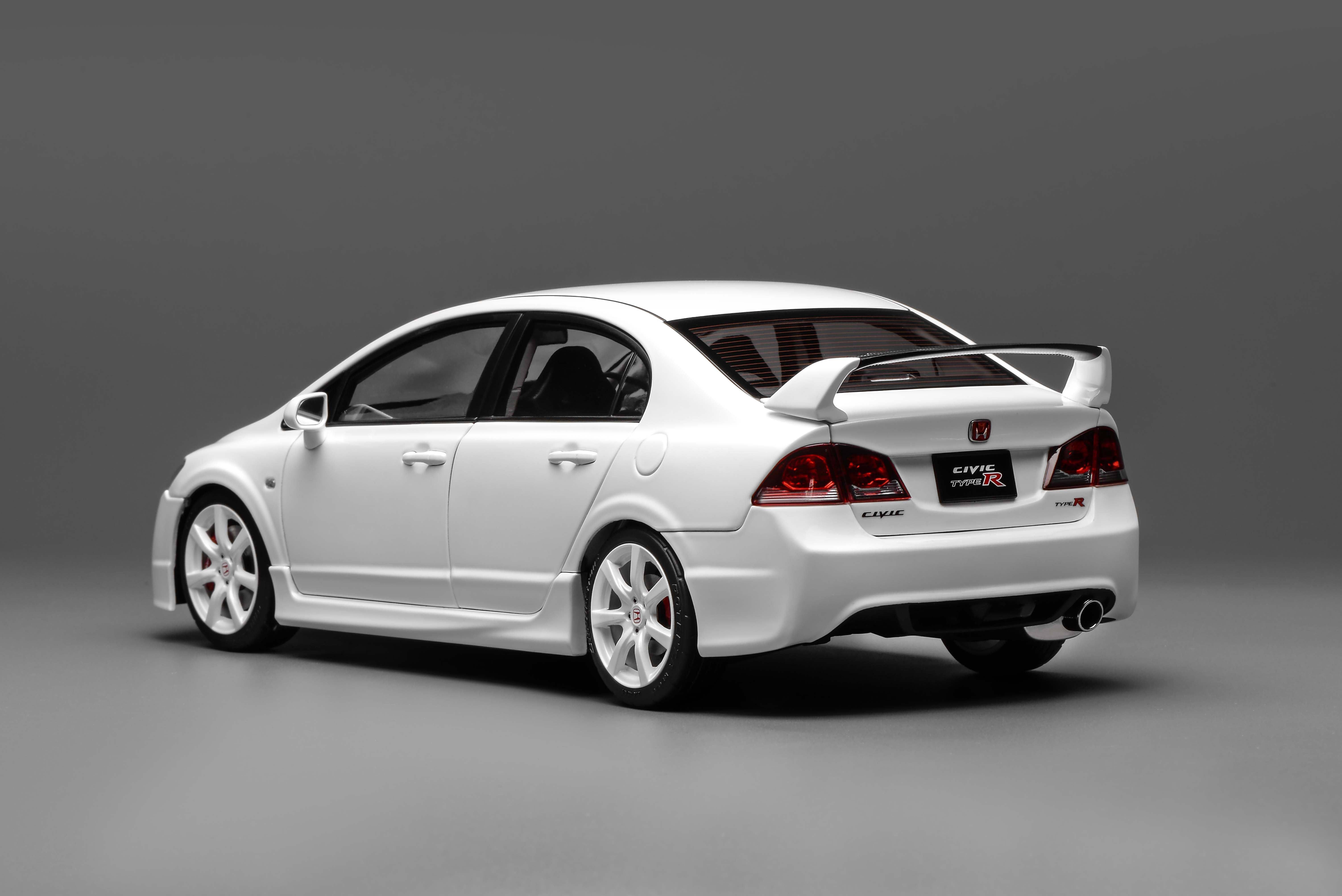 [MOTORHELIX] 1:18 Honda Civic Type R (FD2) 2007 Facelift Pearl White