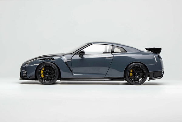 [MOTORHELIX] 1:18 Nissan GT-R Nismo (R35) Special Edition 2022 Stealth Grey