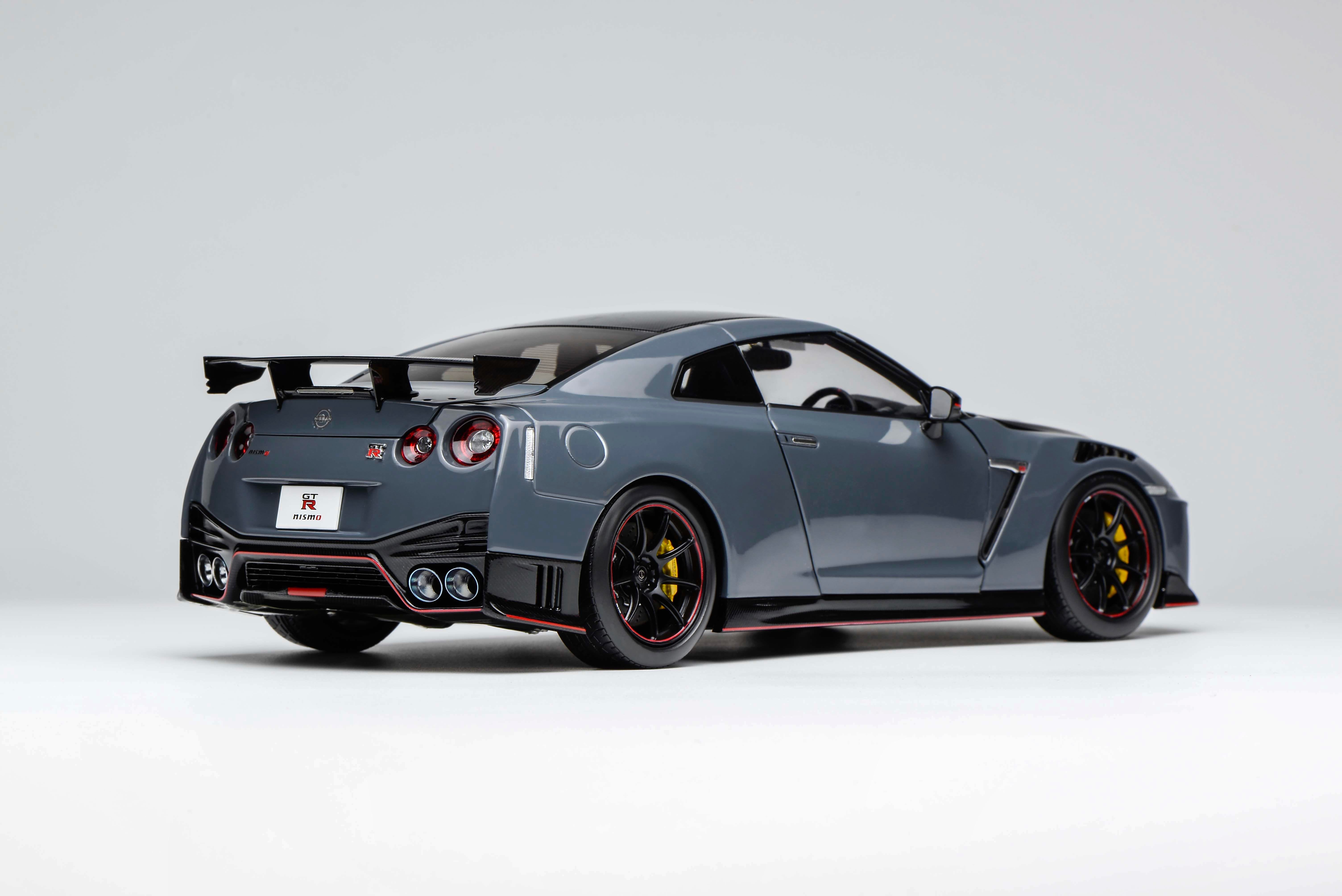 [MOTORHELIX] 1:18 Nissan GT-R Nismo (R35) Special Edition 2022 Stealth Grey