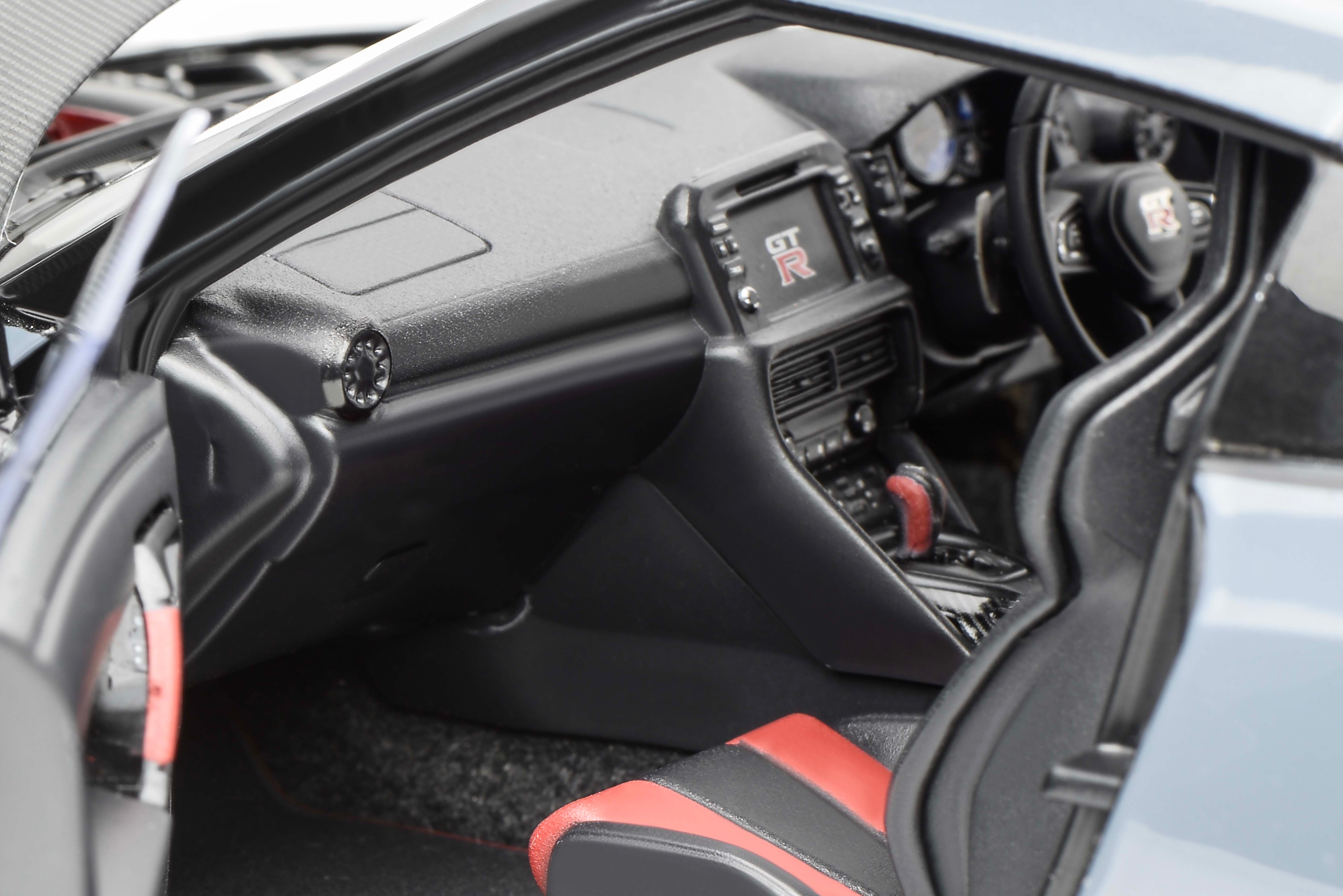 [MOTORHELIX] 1:18 Nissan GT-R Nismo (R35) Special Edition 2022 Stealth Grey