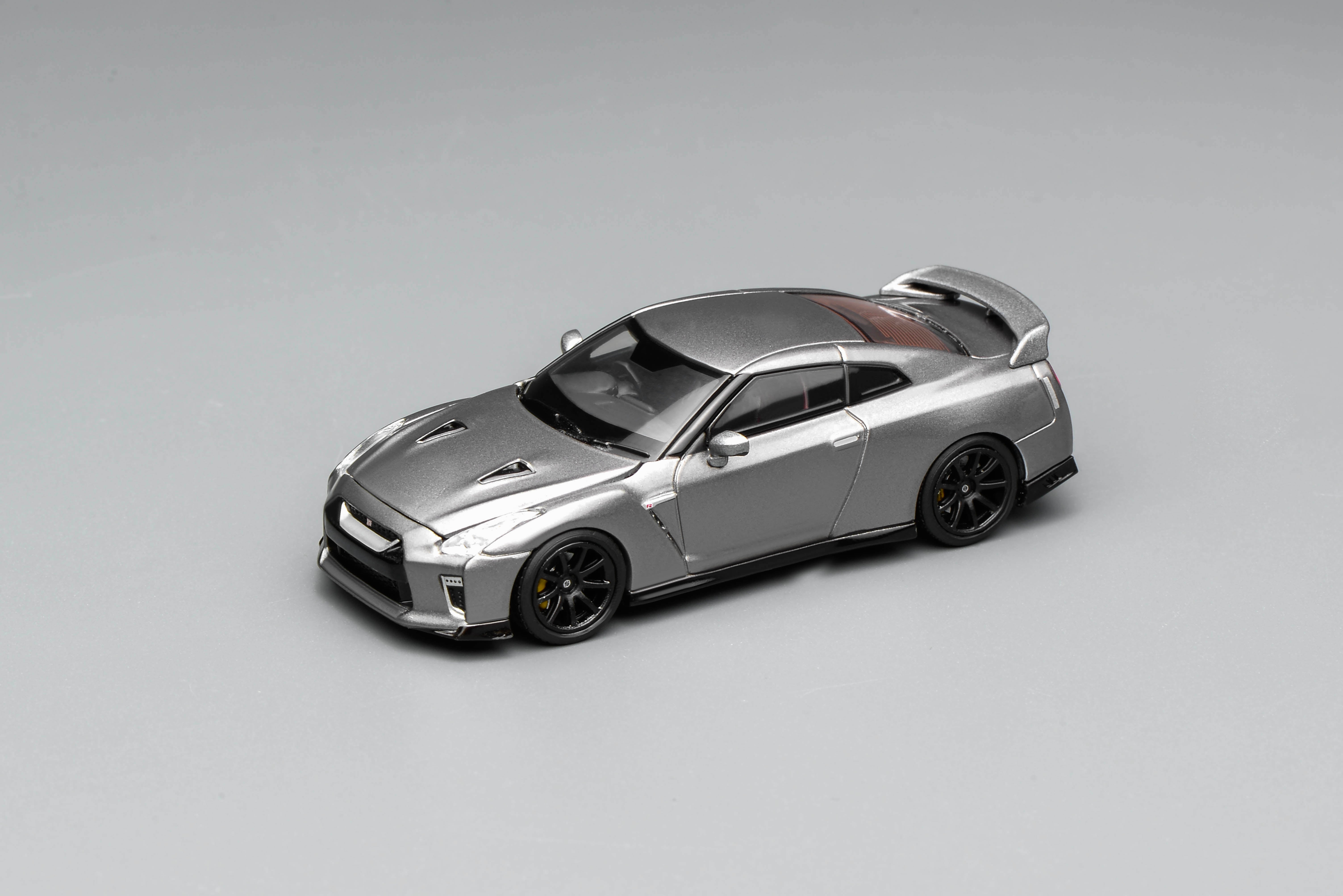 [MOTORHELIX] 1:64 Nissan GT-R (R35) Track Edition Engineered by Nismo 2020 Dark Metal Gray