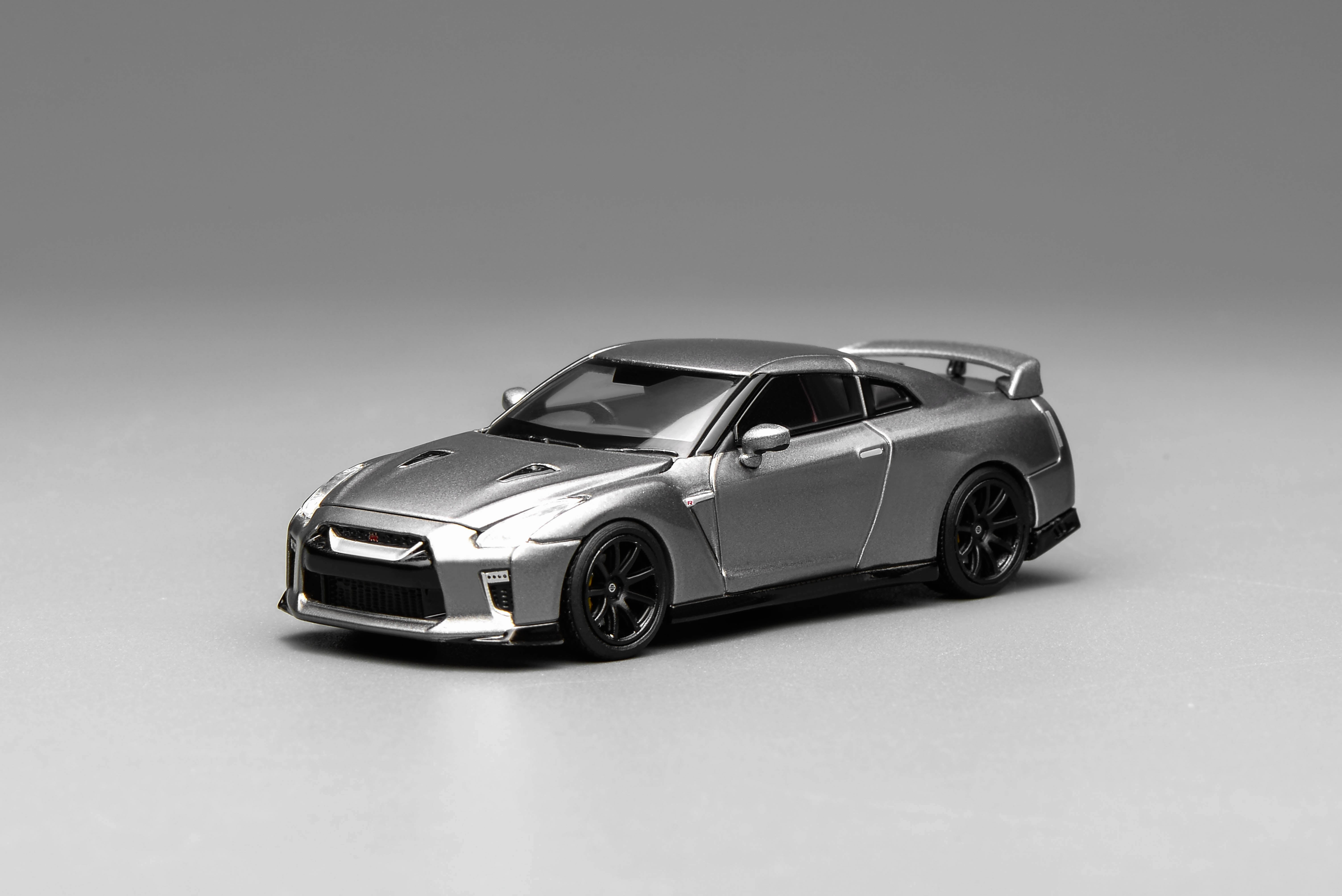 [MOTORHELIX] 1:64 Nissan GT-R (R35) Track Edition Engineered by Nismo 2020 Dark Metal Gray