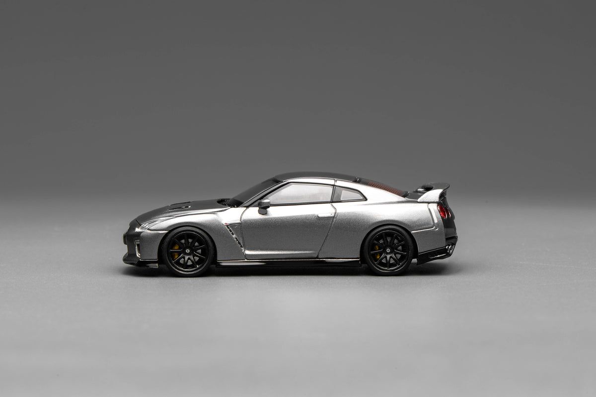 [MOTORHELIX] 1:64 Nissan GT-R (R35) Track Edition Engineered by Nismo 2020 Dark Metal Gray