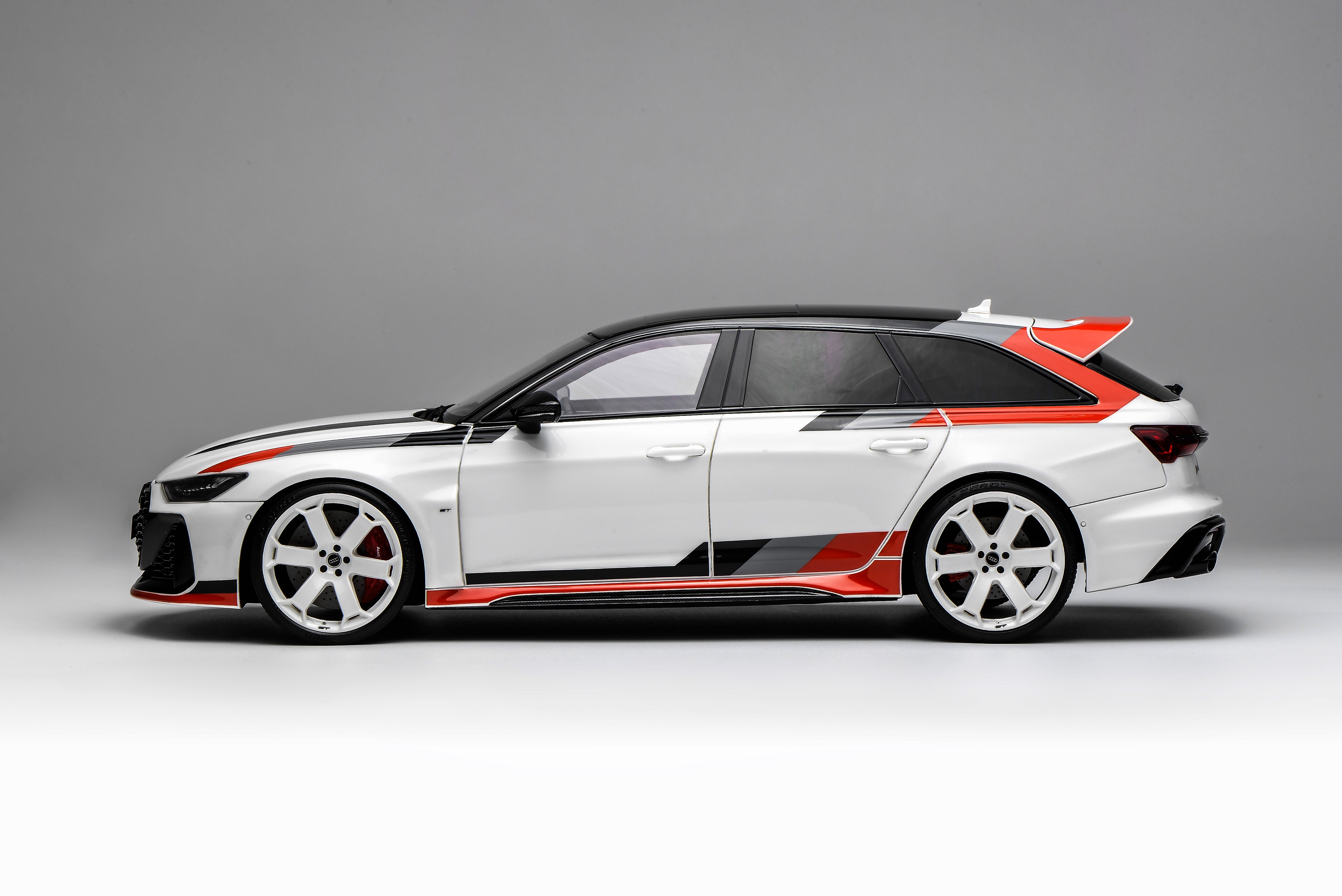 [MOTORHELIX] 1:18 Audi RS 6 Avant GT Akona White