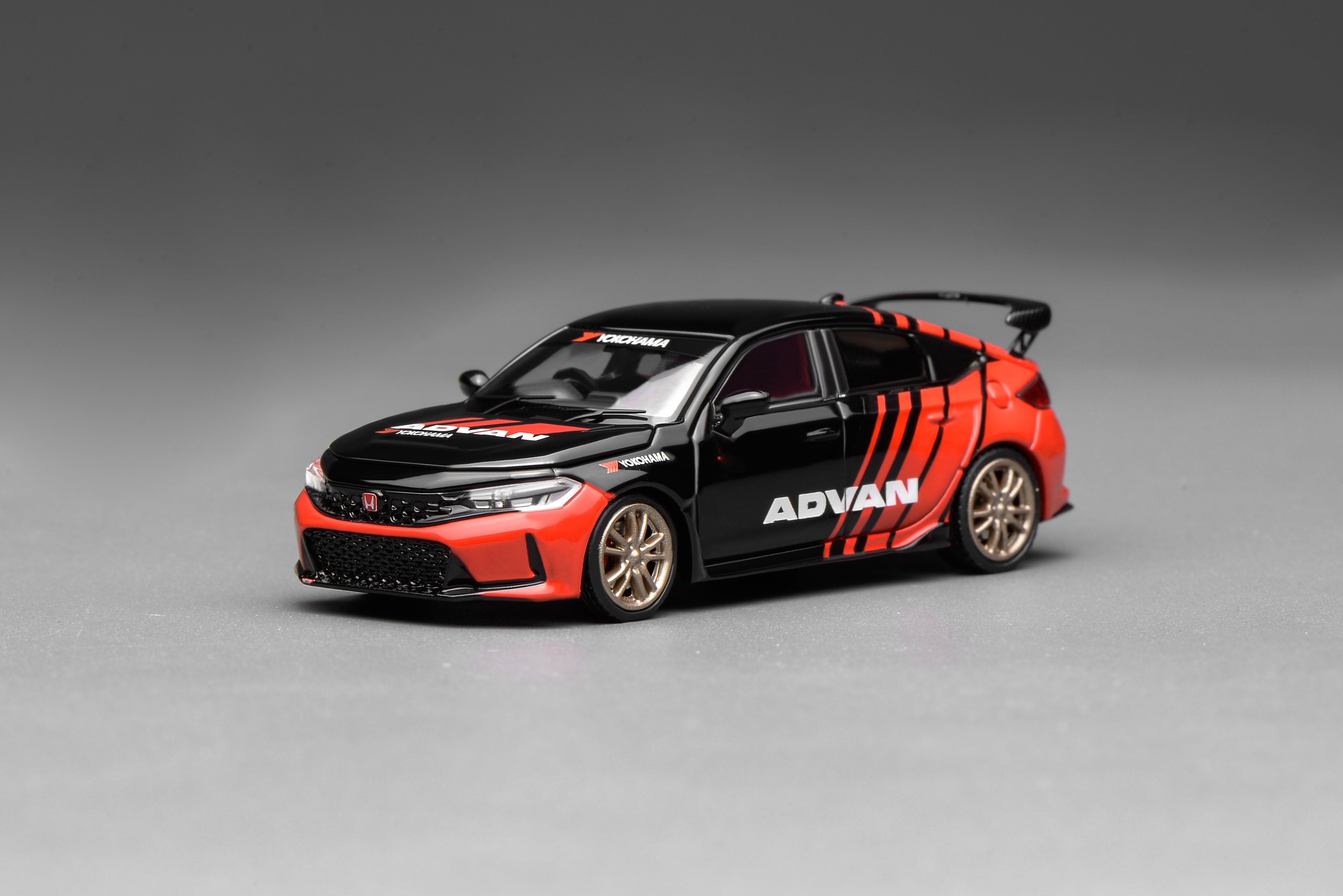 [MOTORHELIX] 1:64 Honda Civic Type R (FL5) Advan Livery With MF10 Wheels