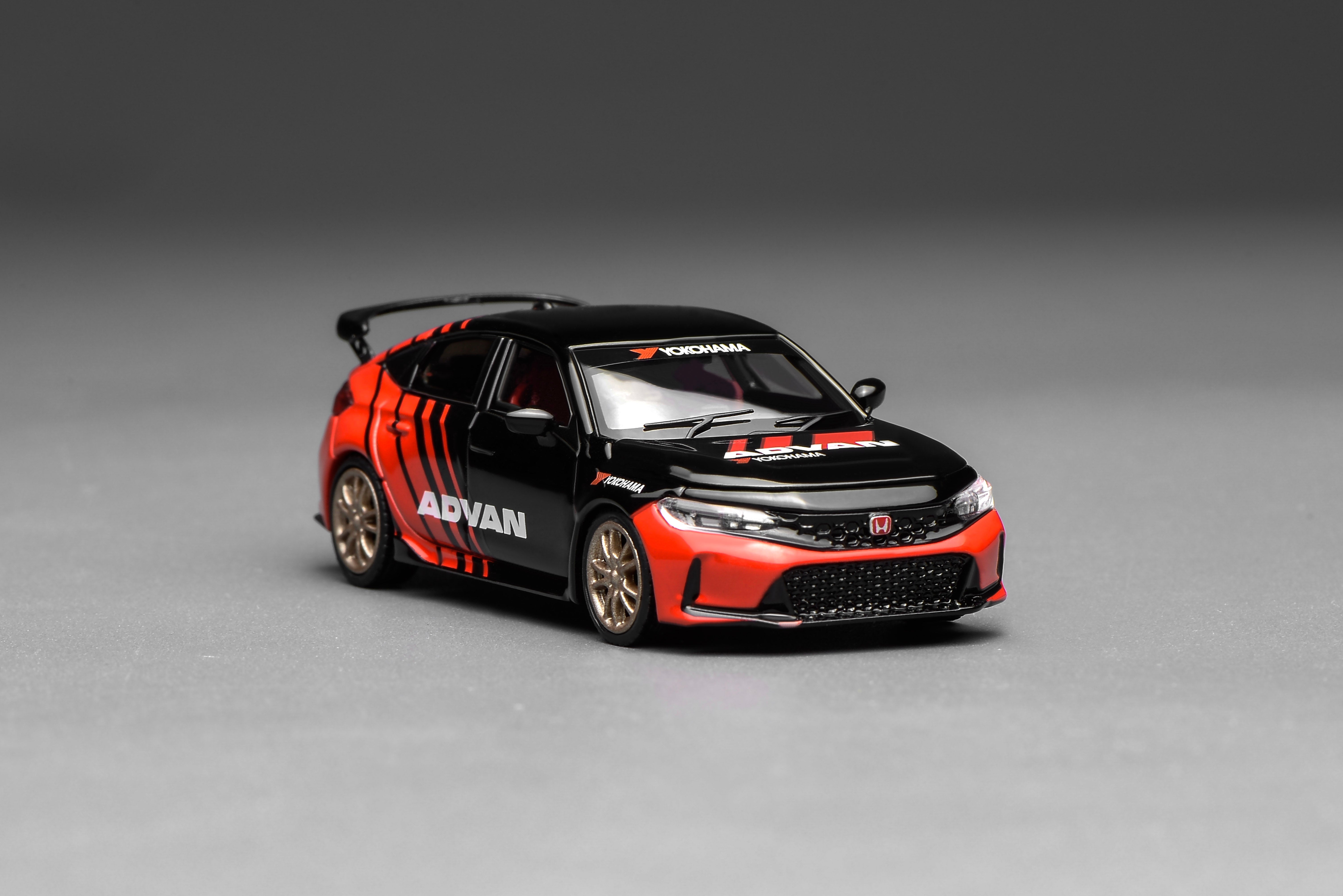 [MOTORHELIX] 1:64 Honda Civic Type R (FL5) Advan Livery With MF10 Wheels