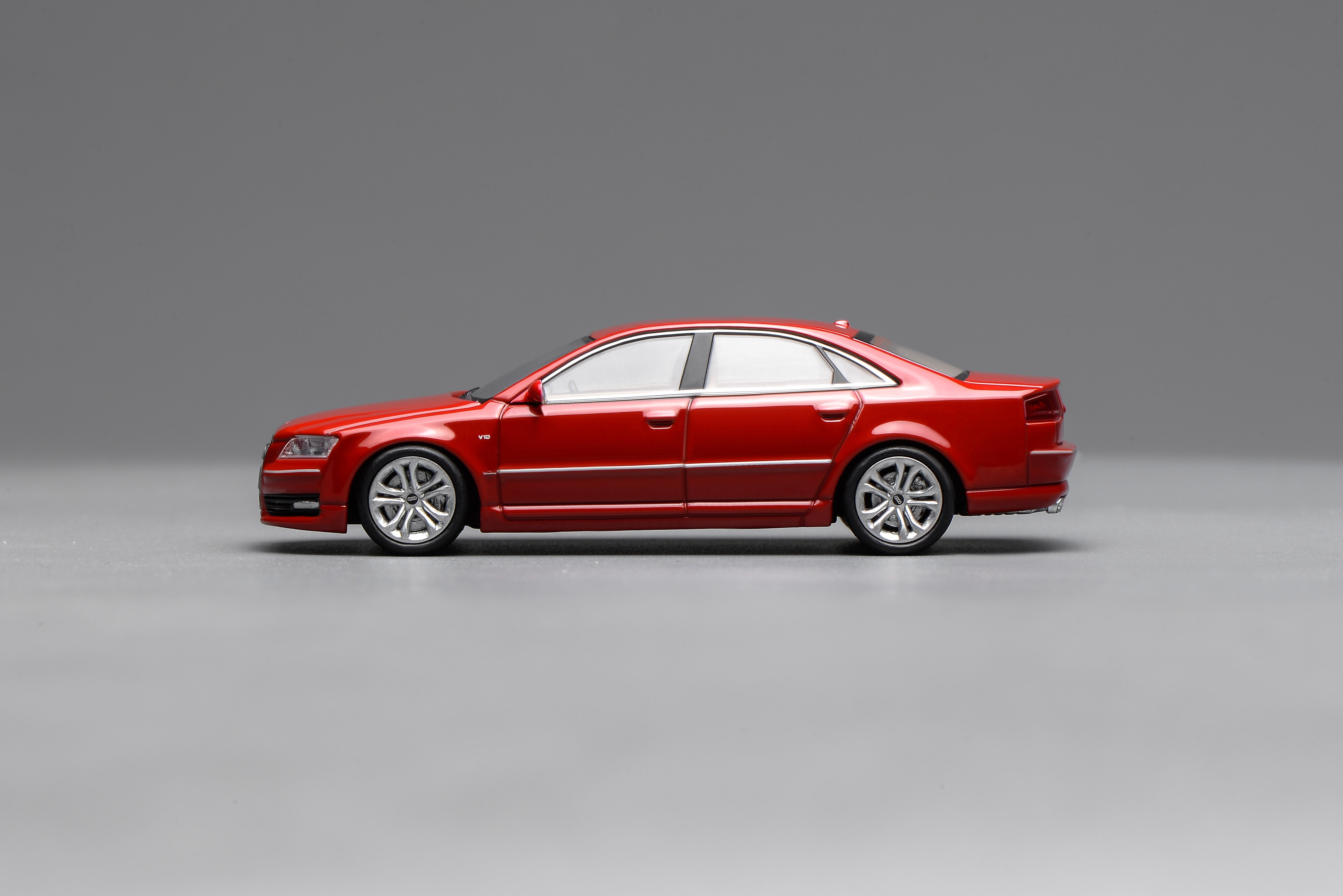 [MOTORHELIX] 1:64 Audi S8 2008 Misano Red