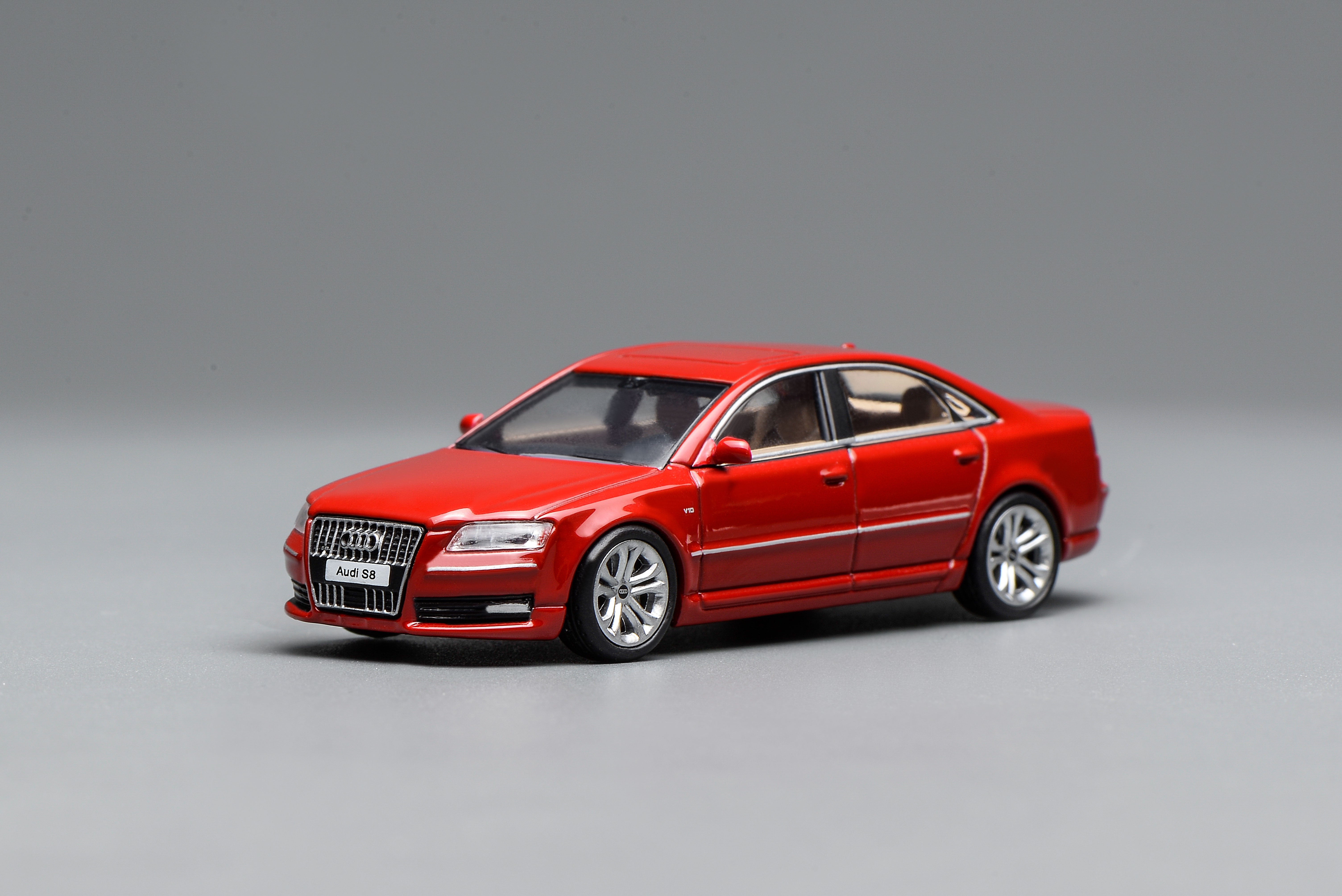 [MOTORHELIX] 1:64 Audi S8 2008 Misano Red
