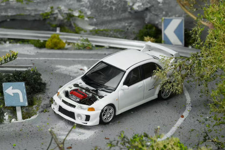 [MOTORHELIX] 1:64 Mitsubishi Lancer Evolution V GSR Scotia White - Toy Space Diecast Online Store Singapore