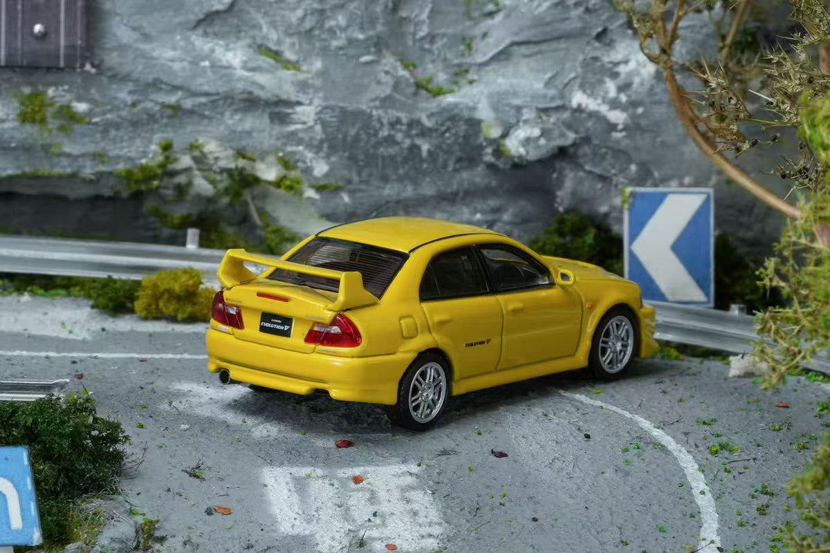 [MOTORHELIX] 1:64 Mitsubishi Lancer Evolution V GSR Dandelion Yellow - Toy Space Diecast Online Store Singapore