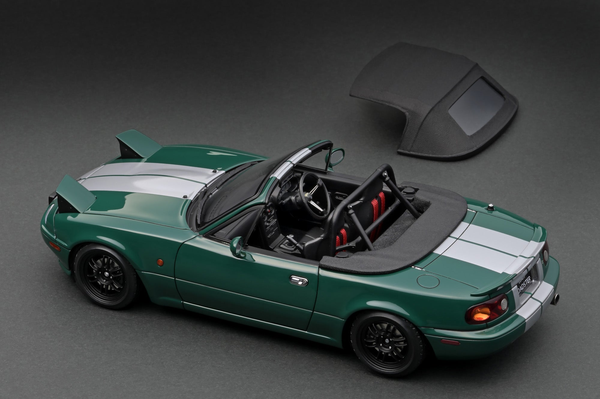 [IGNITION MODEL] 1/18 Eunos Roadster (NA) Green With B6-ZE Engine [IG3203]