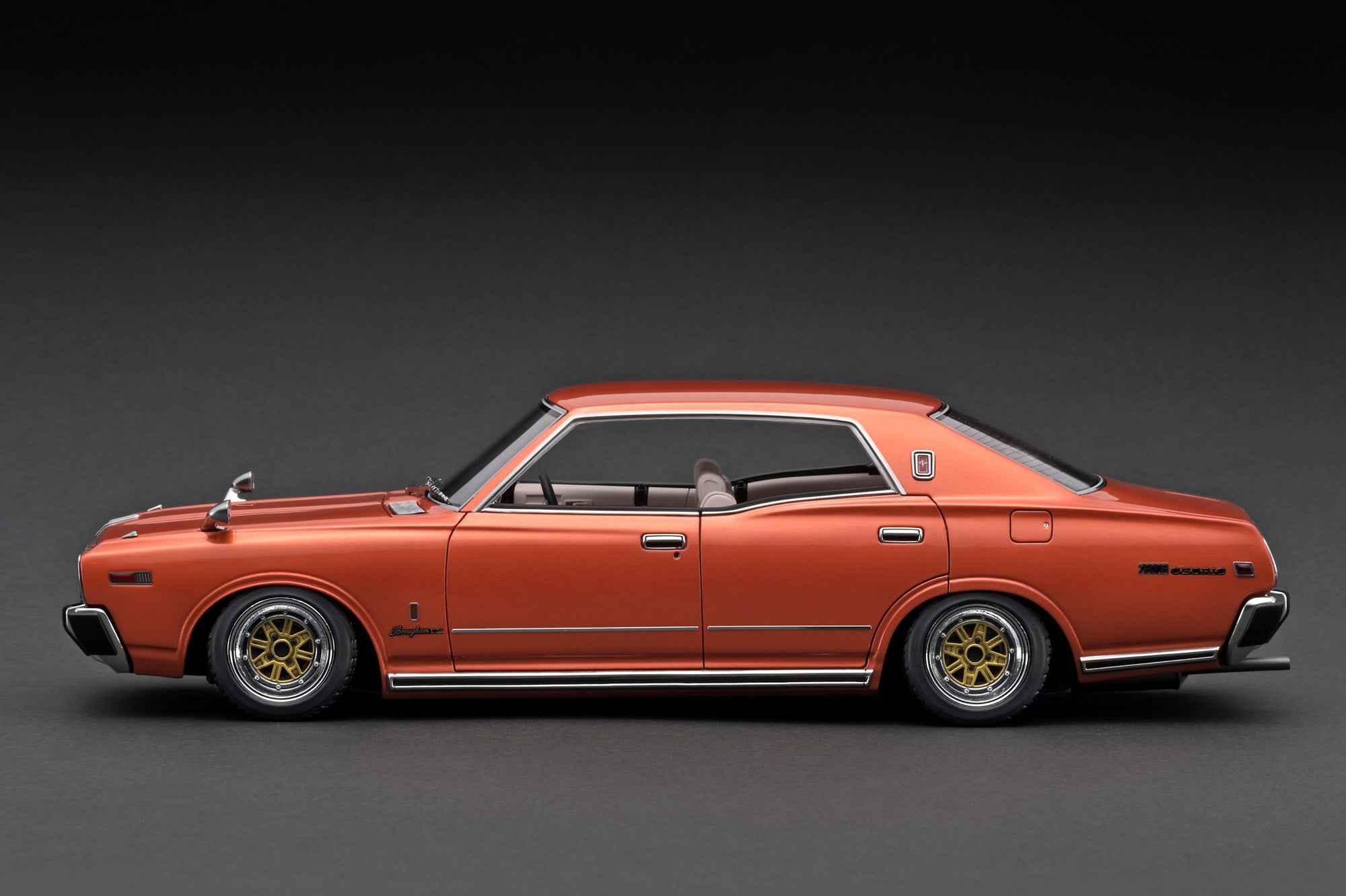 [IGNITION MODEL] 1:18 Nissan Gloria Brougham (330) Copper Orange [IG3558]