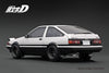 [IGNITION MODEL] 1:18 INITIAL D Toyota Sprinter Trueno 3Dr GT Apex(AE86) White/Black With Mr.Bunta [IG3659]