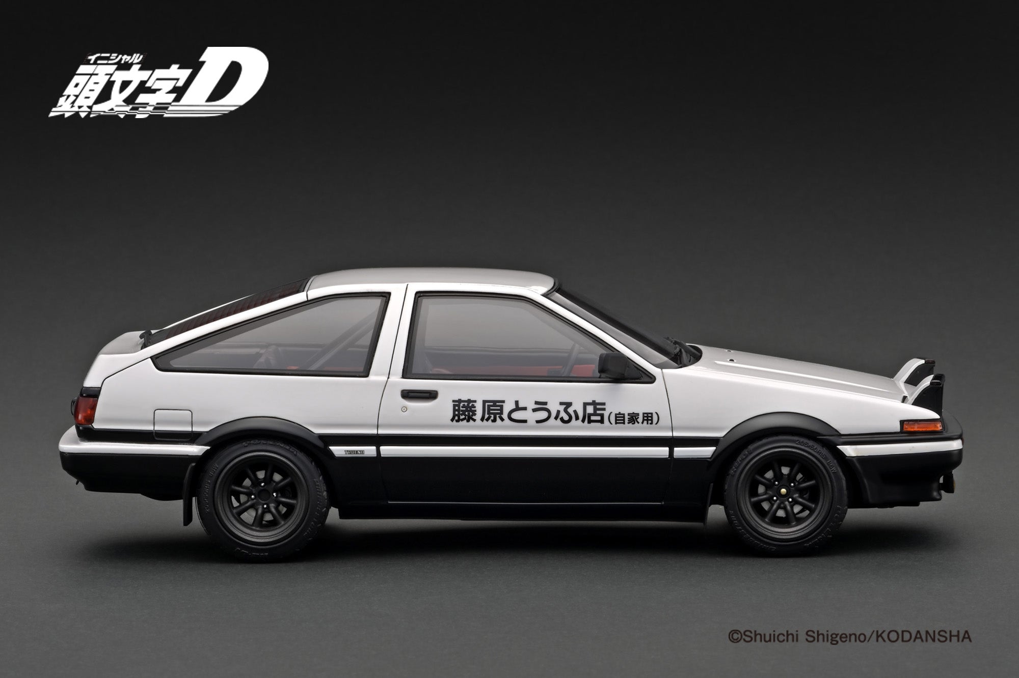 [IGNITION MODEL] 1:18 INITIAL D Toyota Sprinter Trueno 3Dr GT Apex(AE86) White/Black With Mr.Bunta [IG3659]