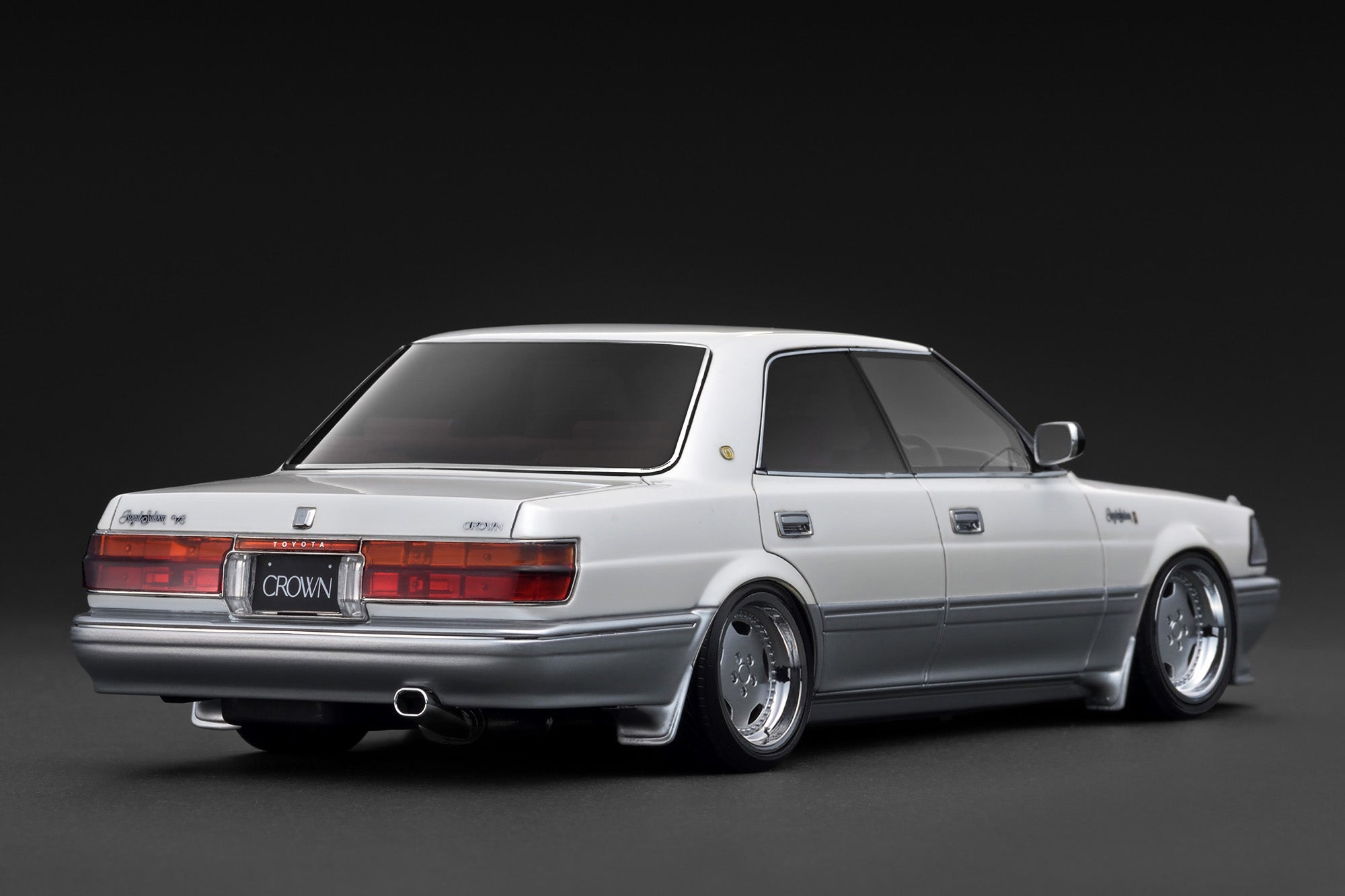 [IGNITION MODEL] 1:18 Toyota Crown Royal Saloon G (130) Pearl White/Silver [IG3733]