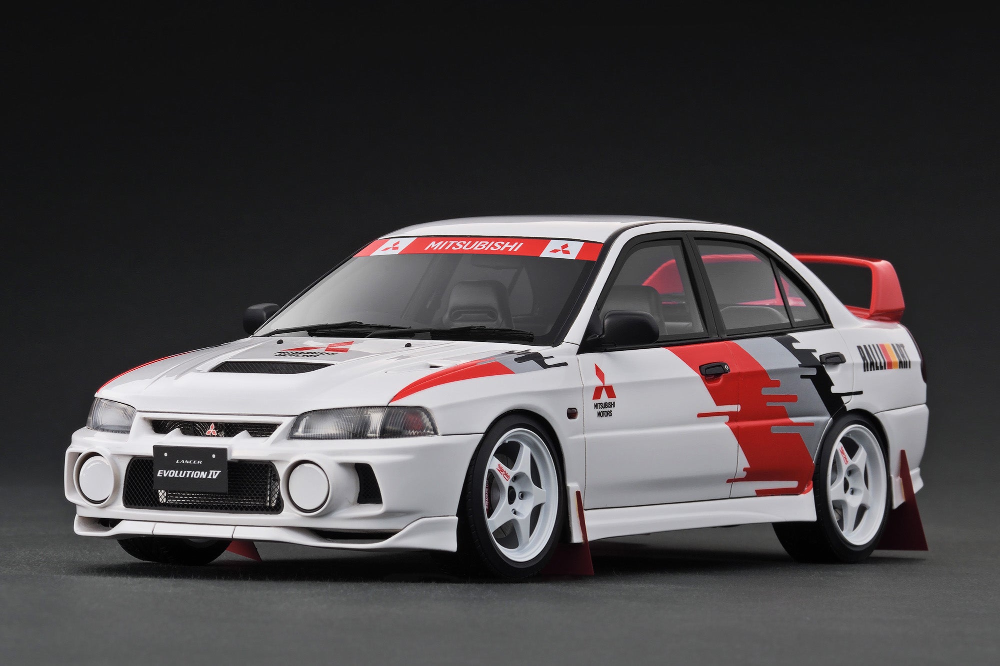 [IGNITION MODEL] 1:18 Mitsubishi Lancer Evolution IV (CN9A) White Rally Decoration Ver. [IG3786]