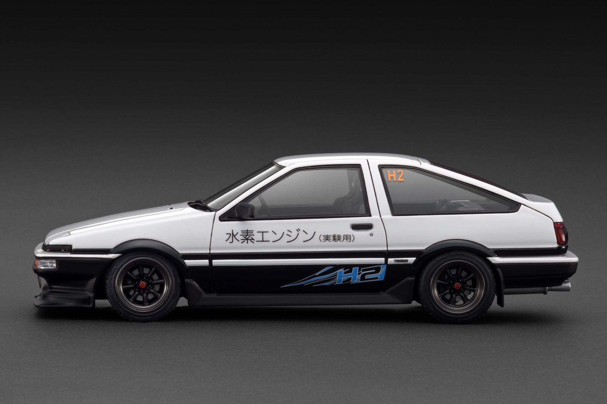 [IGNITION MODEL] 1:18 Toyota Sprinter Trueno 3DR (AE86) H2 [IG3809]