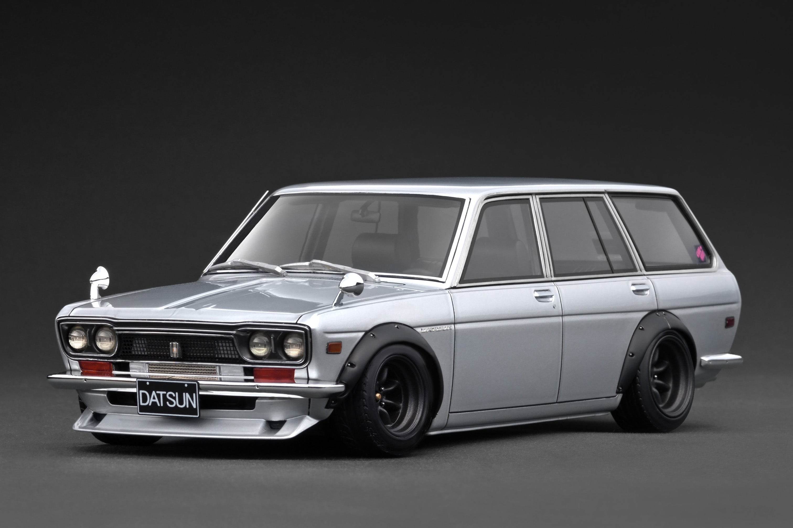[IGNITION MODEL] 1:18 Datsun Bluebird Wagon (510) Silver [IG3860]
