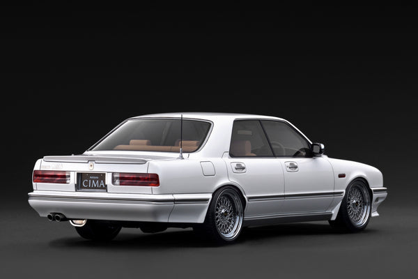 [IGNITION MODEL] 1:18 Nissan Gloria Cima (Y31) Pearl White [IG3899]
