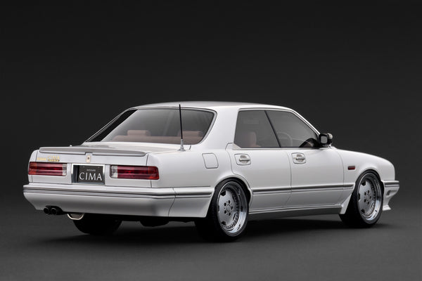 [IGNITION MODEL] 1:18 Nissan Cedric Cima (Y31) Pearl White [IG3903]
