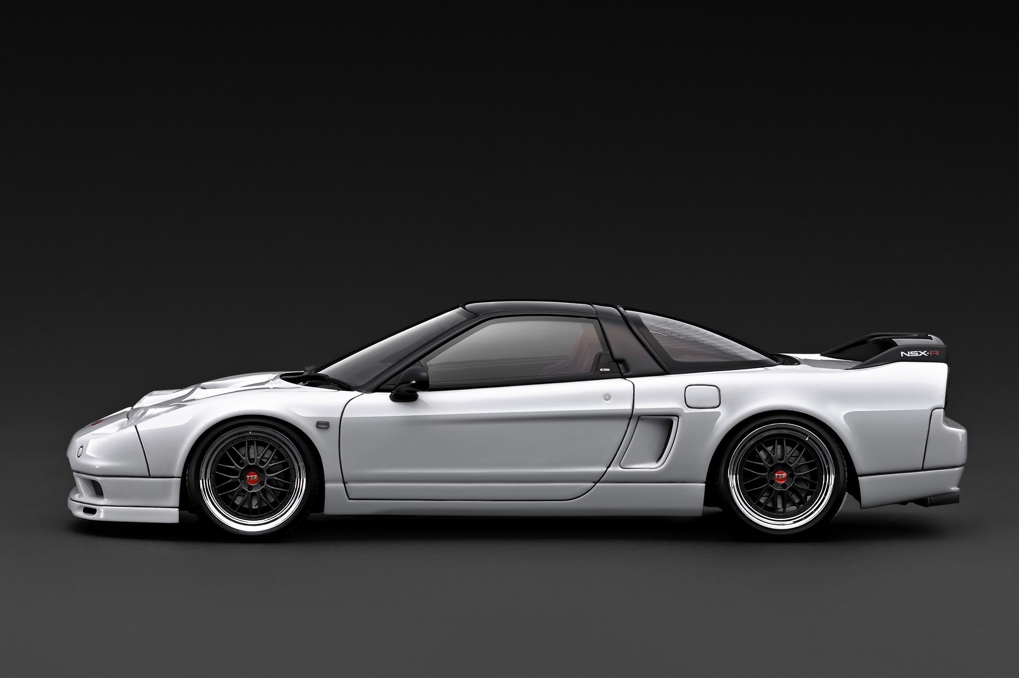 [IGNITION MODEL] 1:18 Honda NSX-R (NA2) White [IG3907] - Toy Space Diecast Online Store Singapore