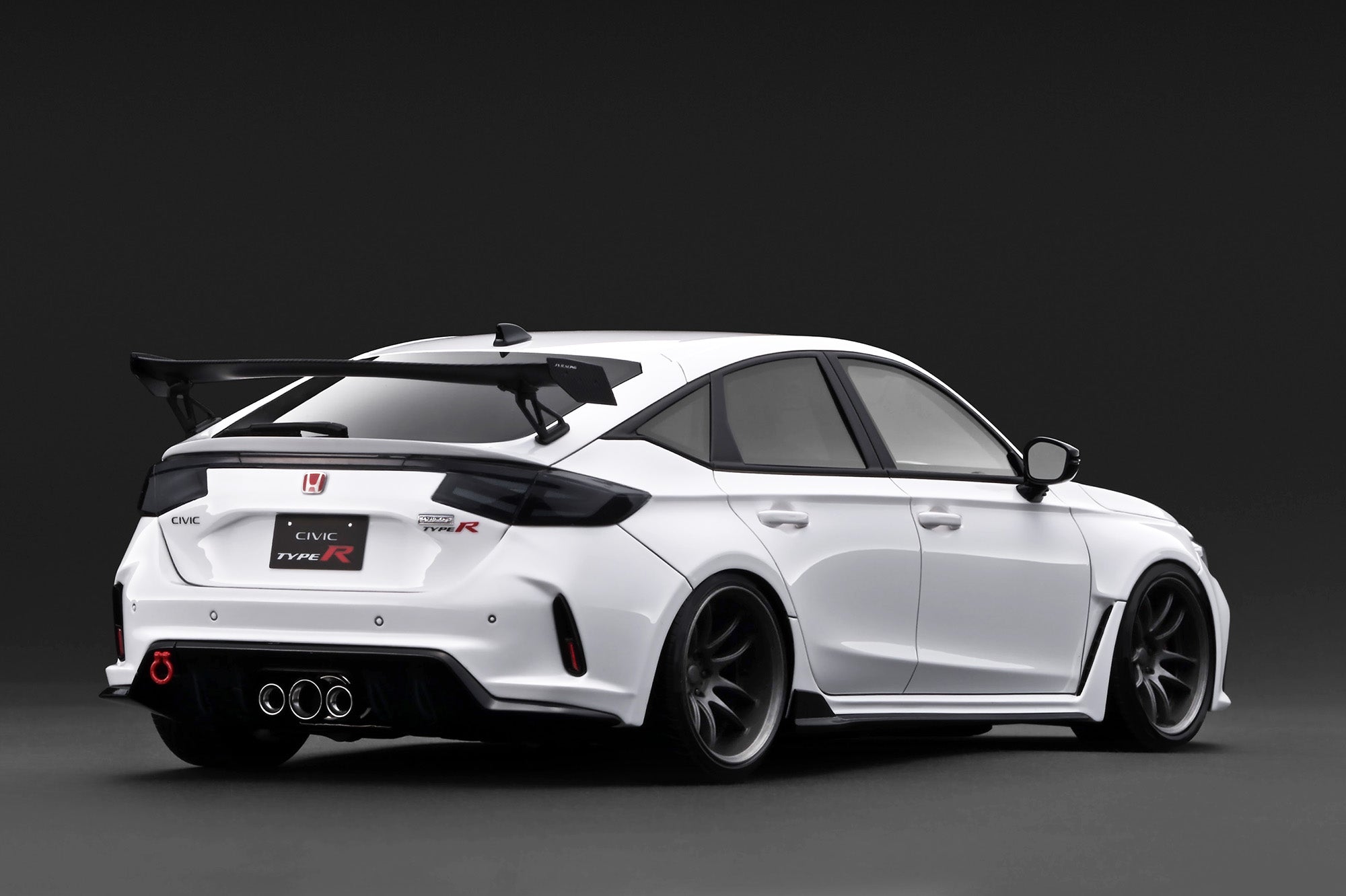 [IGNITION MODEL] 1:18 Honda Civic Type-R J'S Racing (FL5) White [IG3935] - Toy Space Diecast Online Store Singapore