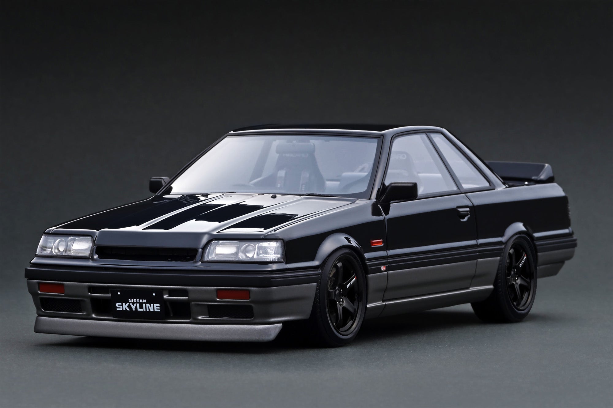 [IGNITION MODEL] 1:18 Nissan Skyline GTS-R (R31) Black/Silver [IG4010]