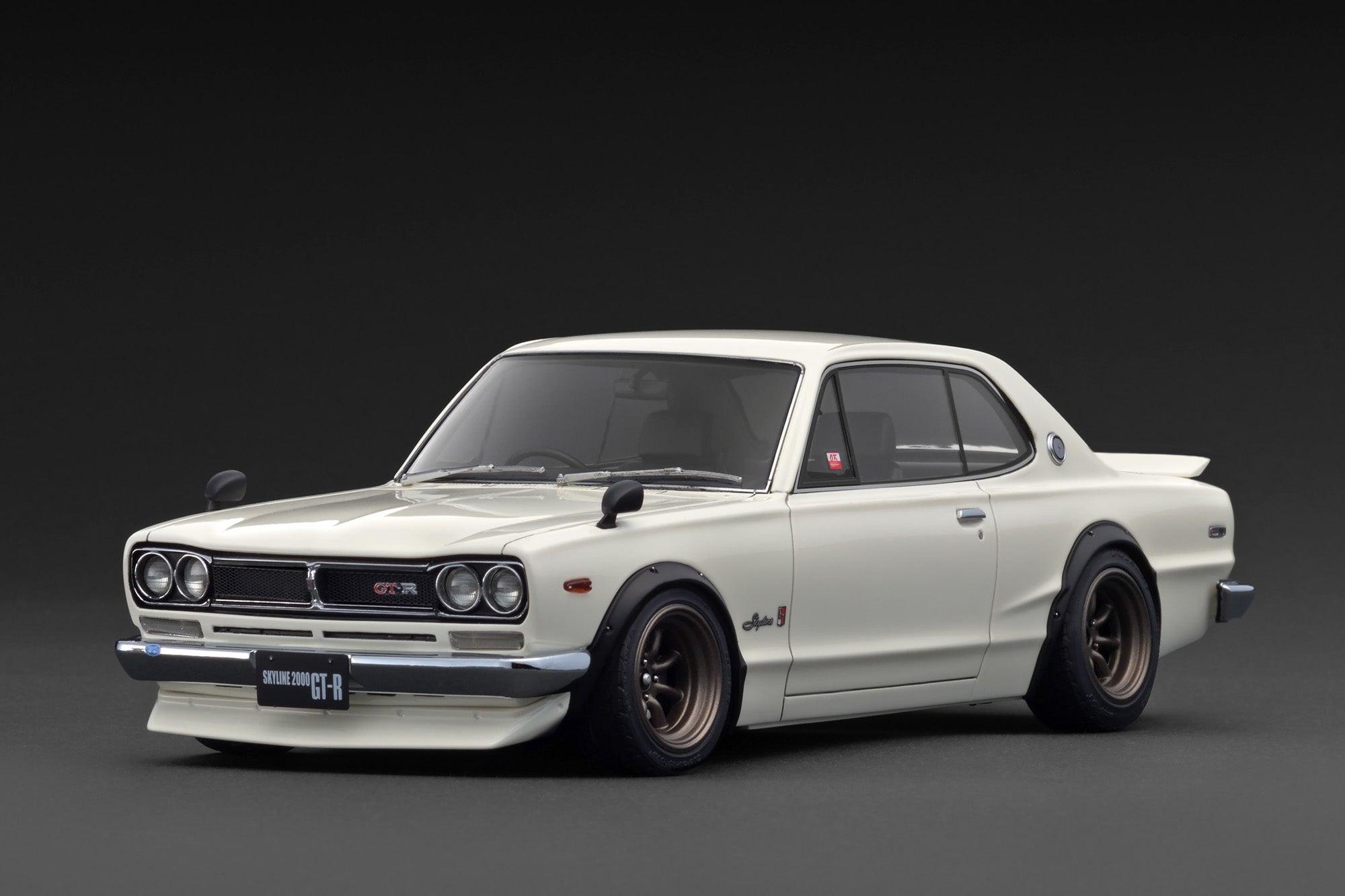 [IGNITION MODEL] 1:18 Nissan Skyline 2000 GT-R (KPGC10) White Ivory [IG4033]