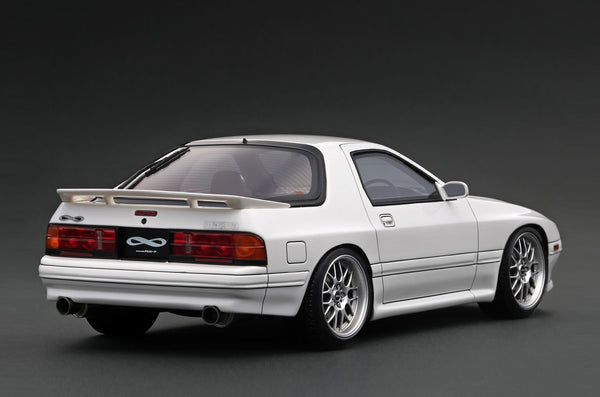 [IGNITION MODEL] 1:18 Mazda Savanna RX-7 Infini (FC3S) White With 13B Engine [IG4089]