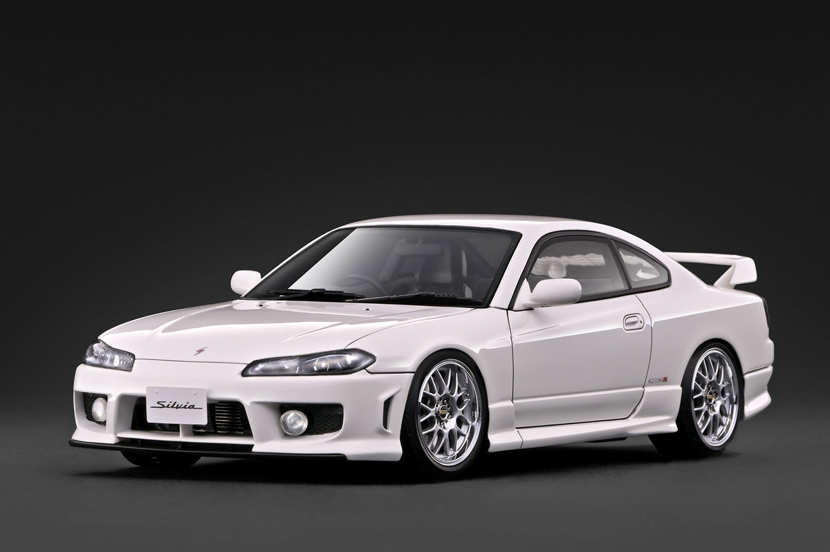 [IGNITION MODEL] 1:18 Nissan Silvia Spec R (S15) White [IG4243] - Toy Space Diecast Online Store Singapore