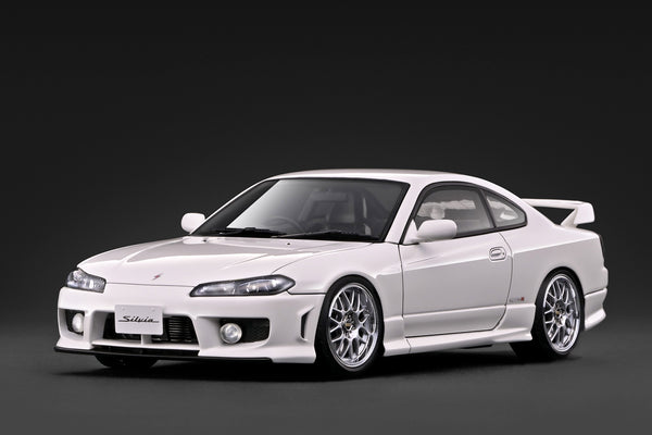 [IGNITION MODEL] 1:18 Nissan Silvia Spec R (S15) White [IG4243]