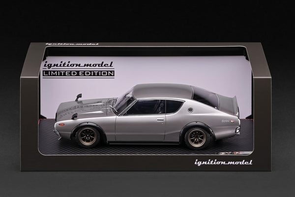 [IGNITION MODEL] 1:18 Nissan Skyline 2000 GT-R (KPGC110) Silver With Engine [IG4254]