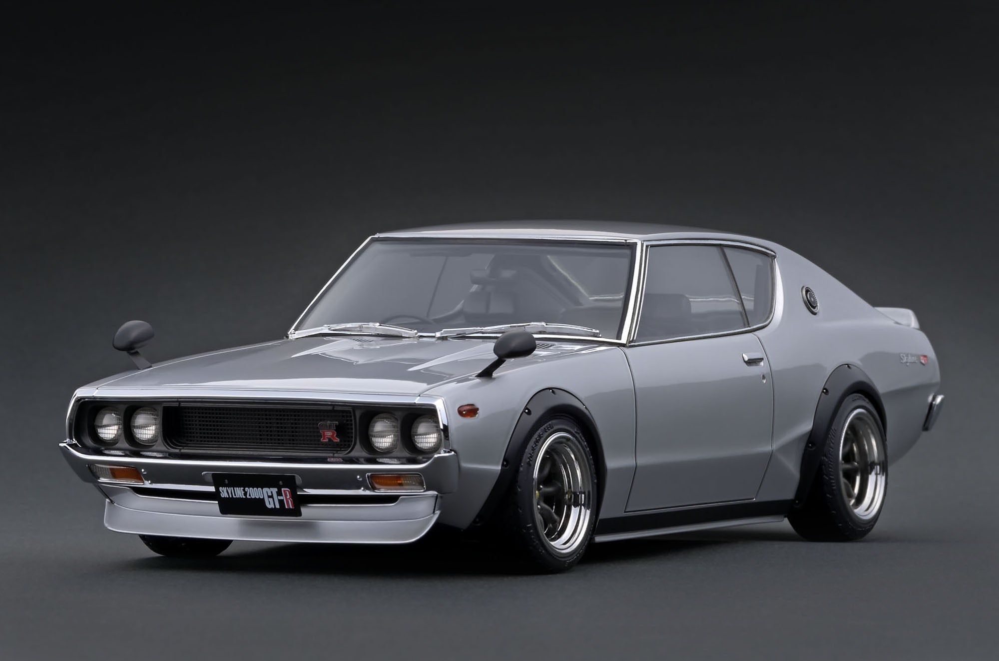[IGNITION MODEL] 1:18 Nissan Skyline 2000 GT-R (KPGC110) Silver [IG4255]