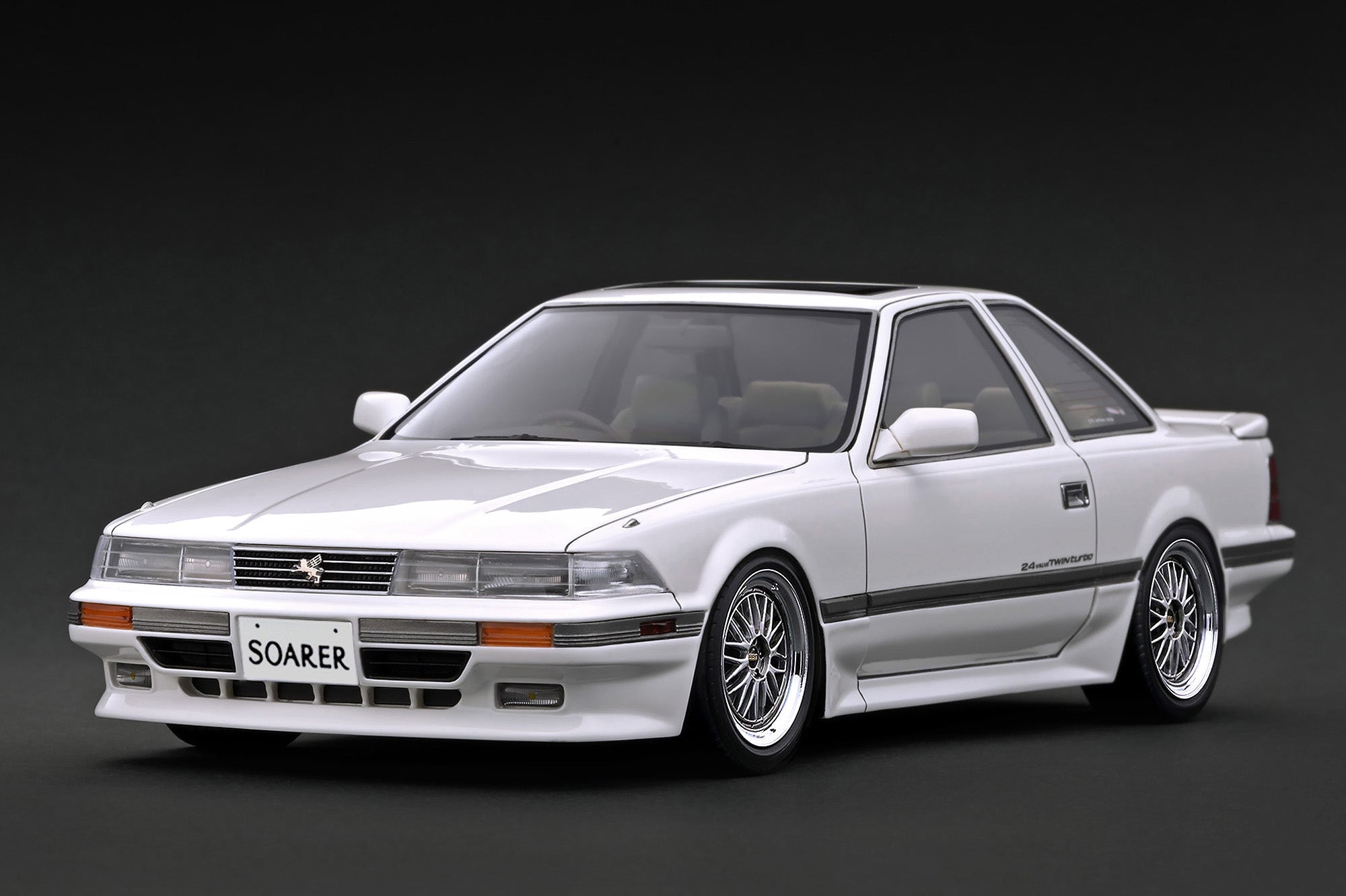 [IGNITION MODEL] 1:18 Toyota Soarer (Z20) 2.0GT-Twin Turbo L White [IG4325]