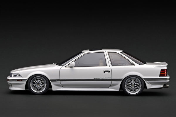 [IGNITION MODEL] 1:18 Toyota Soarer (Z20) 2.0GT-Twin Turbo L White [IG4325]