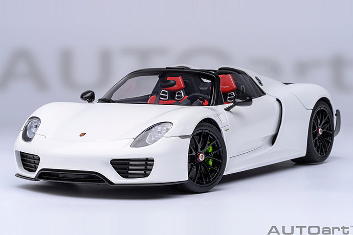 [AUTOART] 1:18 Porsche 918 Spyder Weissach Package White/Red Interior