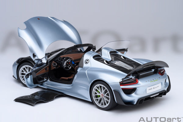 [AUTOART] 1:18 Porsche 918 Spyder Weissach Package Liquid Metal Chrome Blue