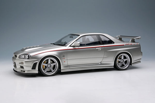 [MAKE UP] 1:18 Nissan Skyline GT-R (BNR34 NISMO R-Tune Version) 2004 Silver / NISMO Stripe [EML135A]