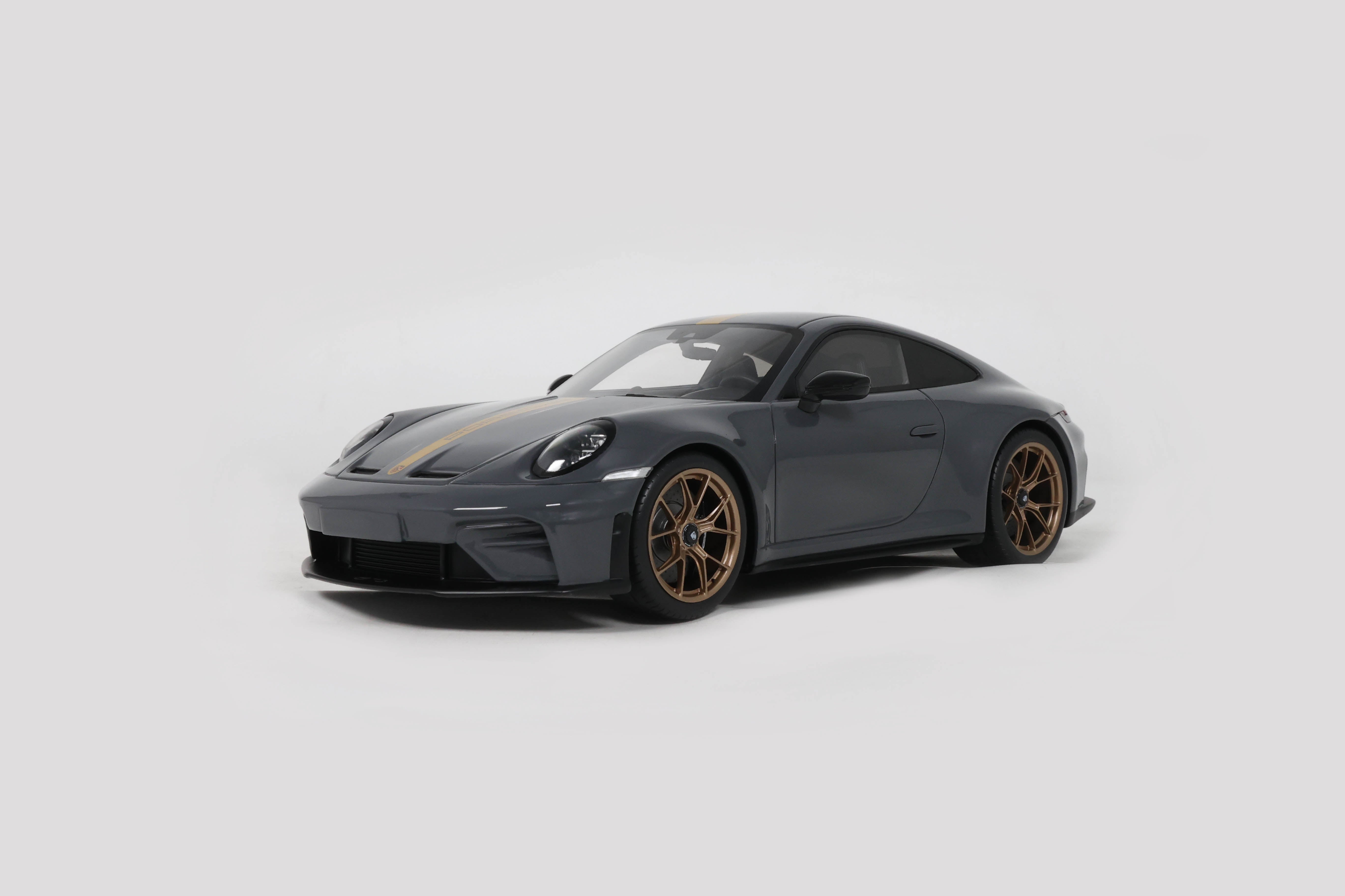 [GT SPIRIT] 1:18 Porsche 911 [992.2] GT3 Touring Grey 2025 [GT577]