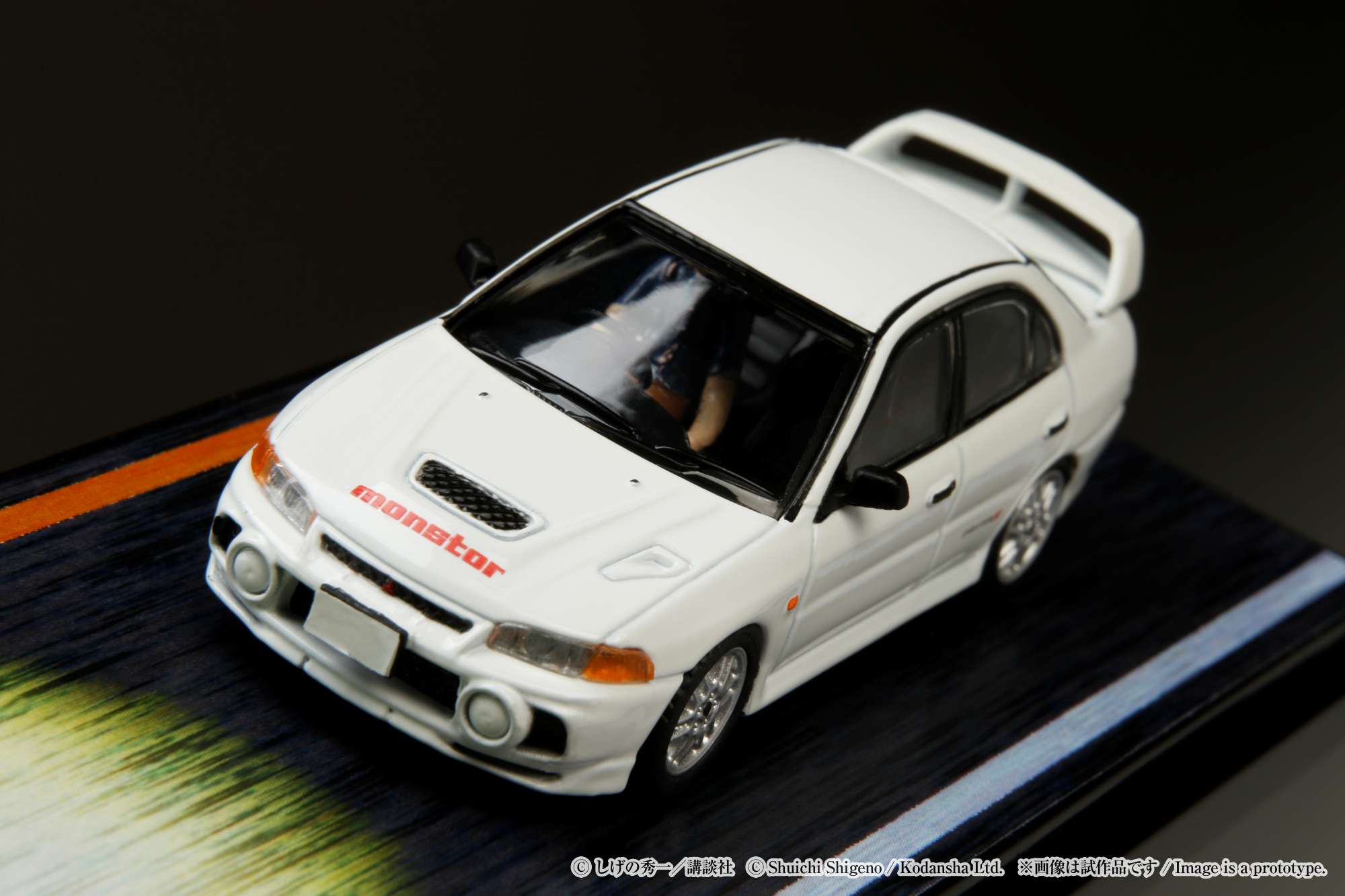 Hobby Japan 1/64 Mitsubishi Lancer RS Evolution Ⅳ / Initial D VS Takumi Fujiwara With Seiji Iwaki Figure - White