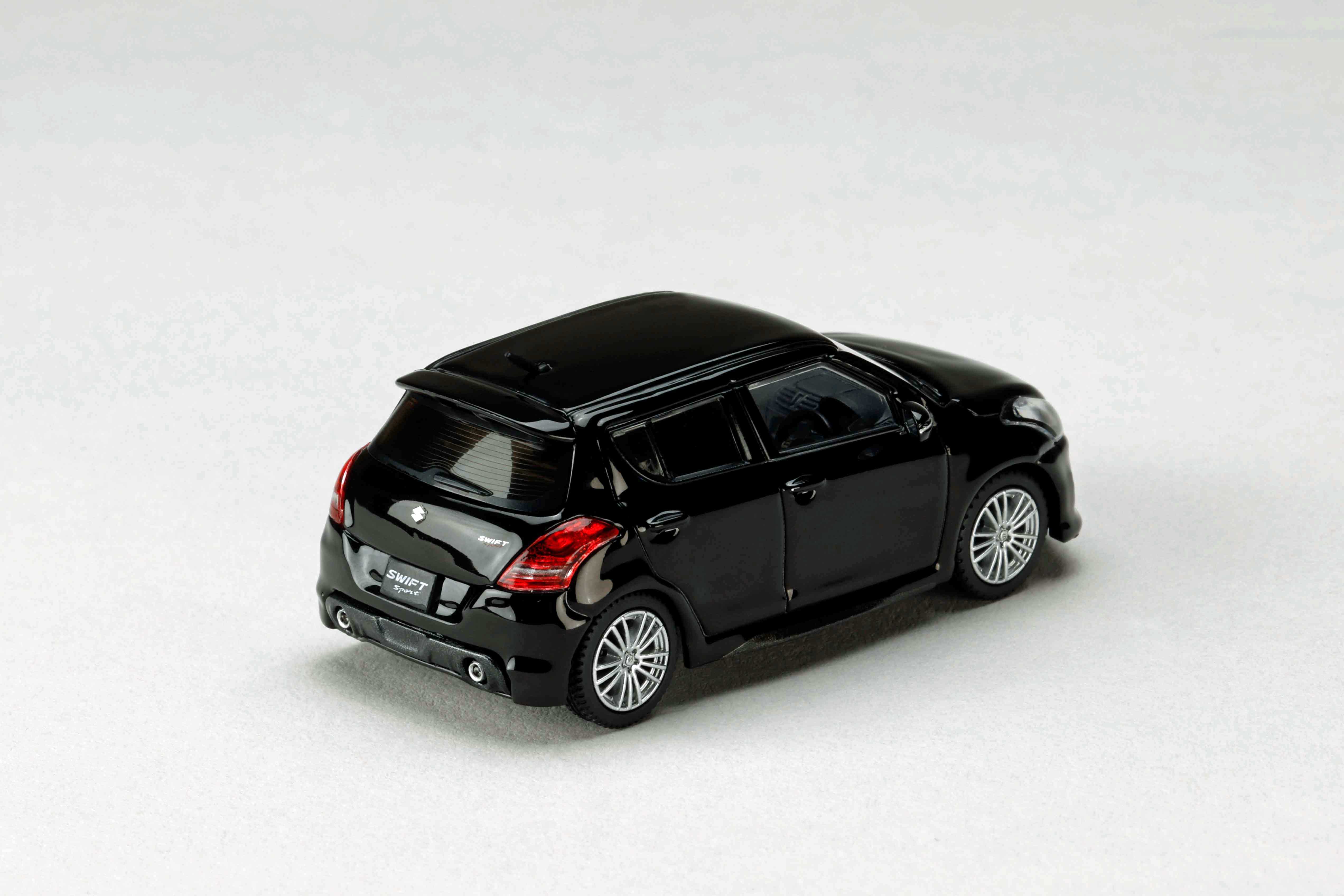 [HOBBY JAPAN] 1:64 Suzuki Swift Sport ZC32S Genuine Aero Parts Super Black Pearl