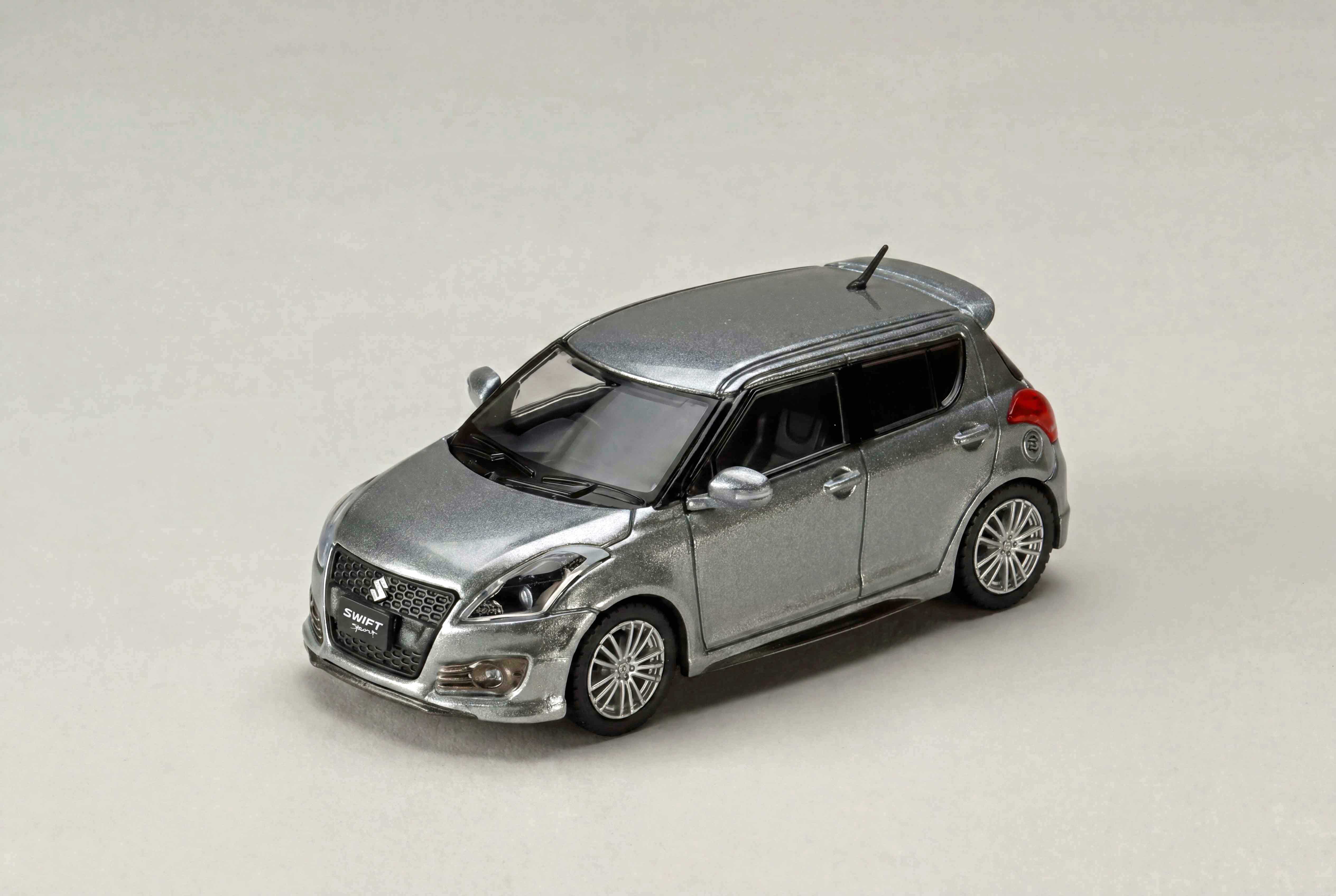 [HOBBY JAPAN] 1:64 Suzuki Swift Sport ZC32S Genuine Aero Parts Premium Silver Metallic