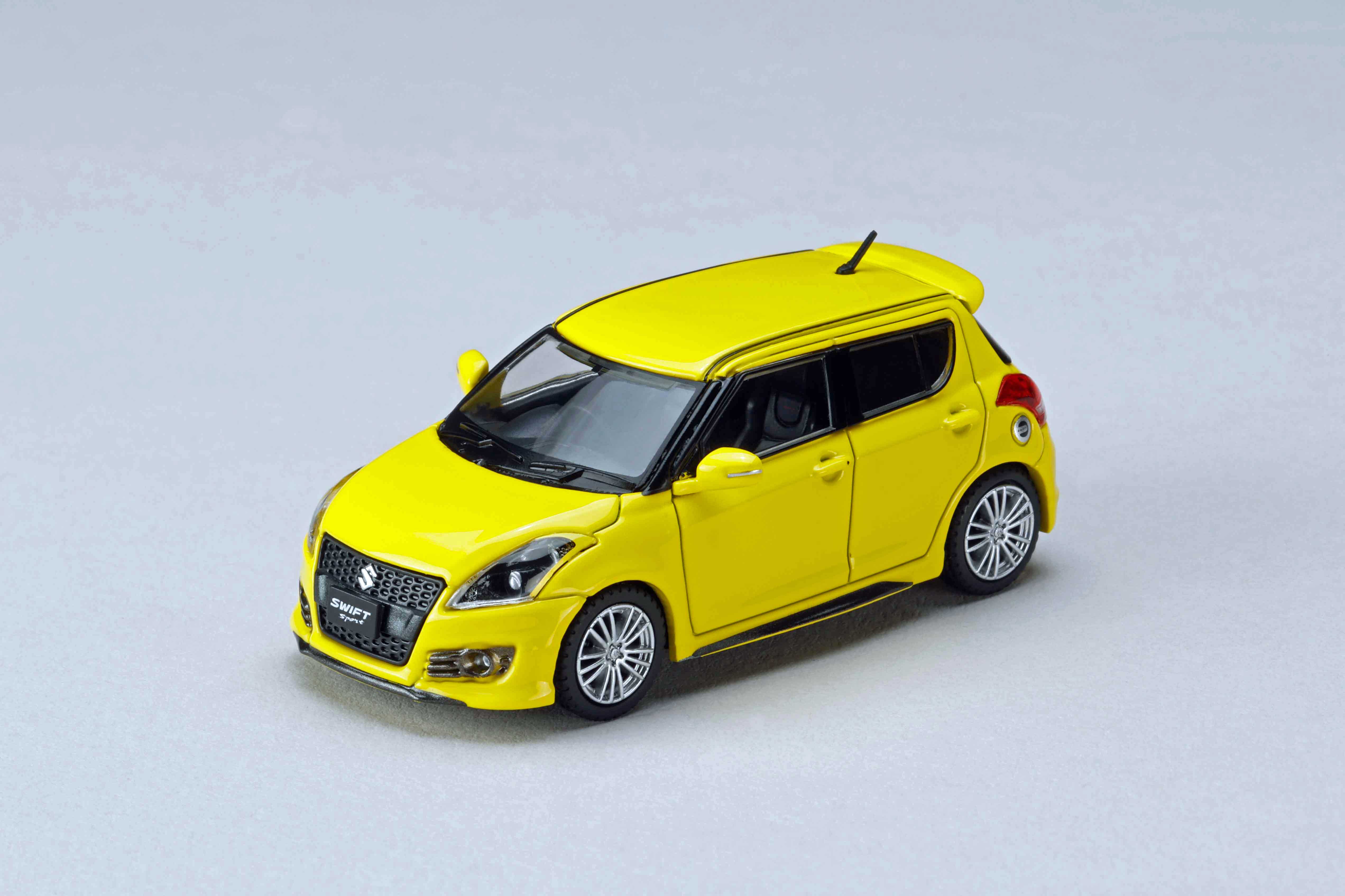 [HOBBY JAPAN] 1:64 Suzuki Swift Sport ZC32S Genuine Aero Parts Champion Yellow