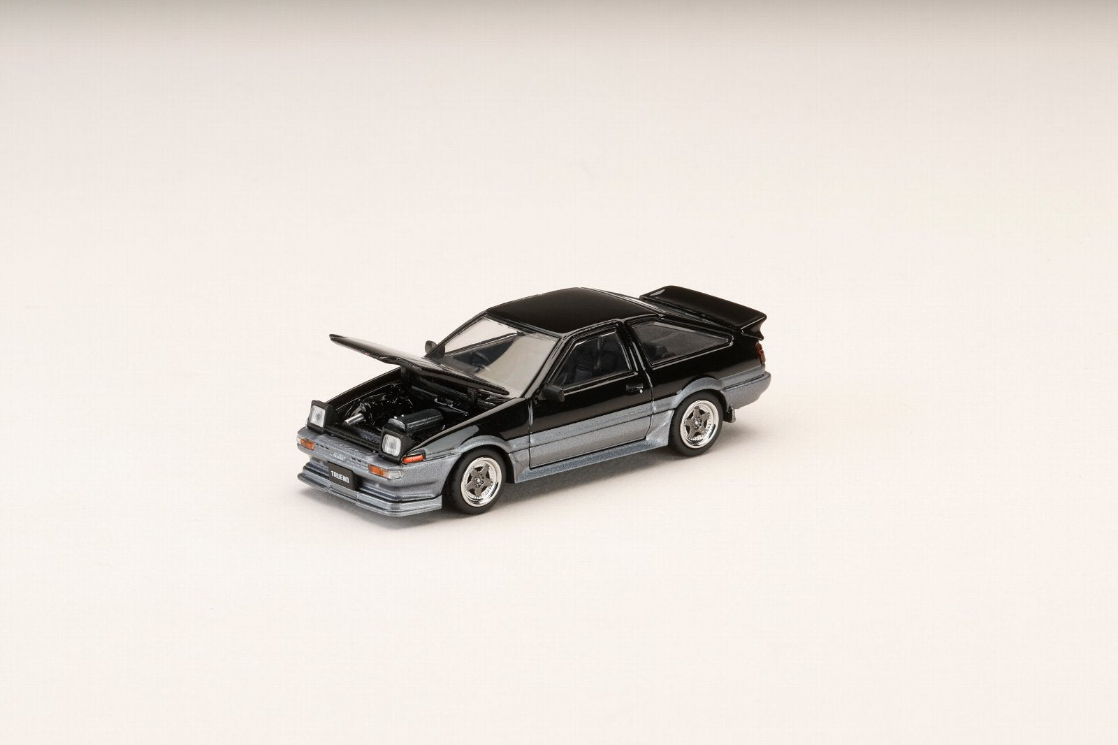 [HOBBY JAPAN] 1:64 Toyota Sprinter Trueno GT Apex (Ae86) Late Version JDM Style Carbon Bonnet Black/Gray