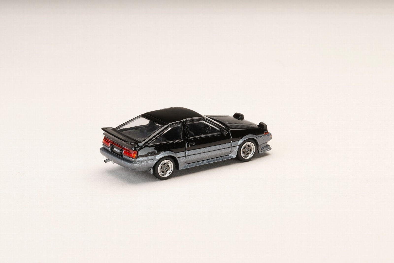 [HOBBY JAPAN] 1:64 Toyota Sprinter Trueno GT Apex (Ae86) Late Version JDM Style Carbon Bonnet Black/Gray
