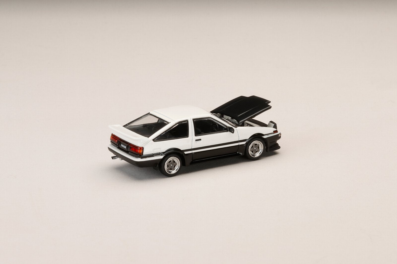 [HOBBY JAPAN] 1:64 Toyota Sprinter Trueno GT Apex (Ae86) Late Version JDM Style Carbon Bonnet White/Black