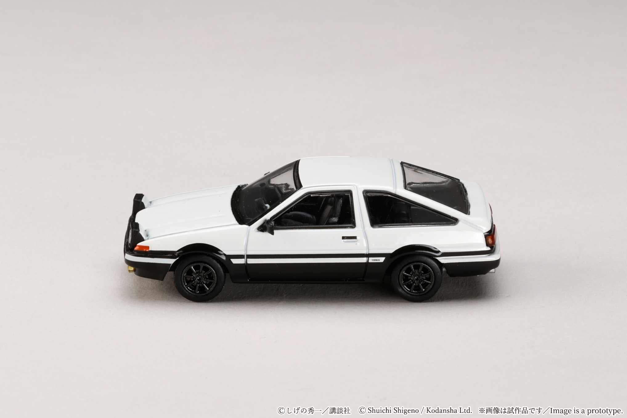 [JDM64] 1:64 Toyota Sprinter Trueno (AE86)/ Initial D Takumi Fujiwara VS Takeshi Nakazato - Toy Space Diecast Online Store Singapore