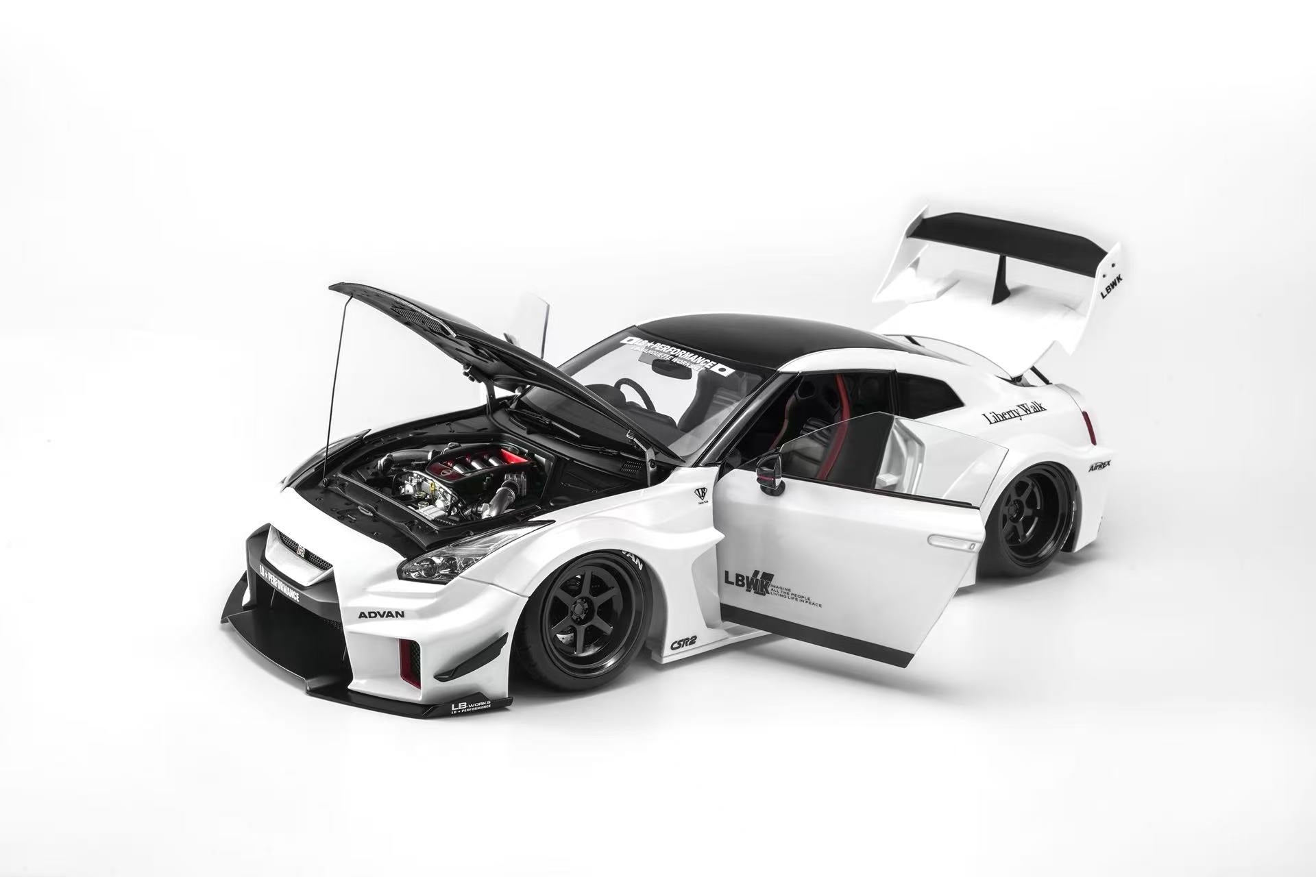 [MOTORHELIX] 1:18 LB-Silhouette 35GTR White