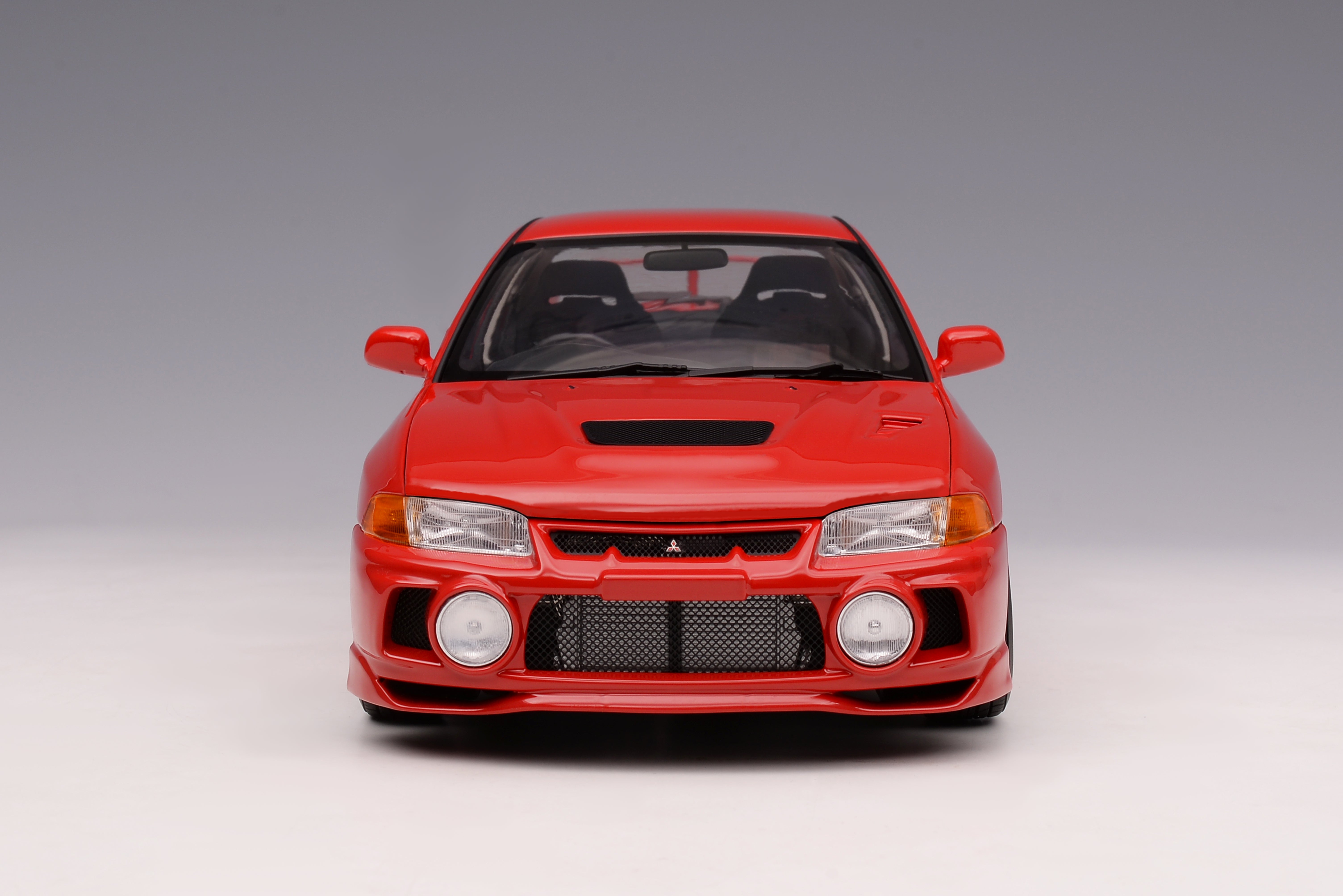 [MOTORHELIX] 1:18 Mitsubishi Lancer Evolution IV