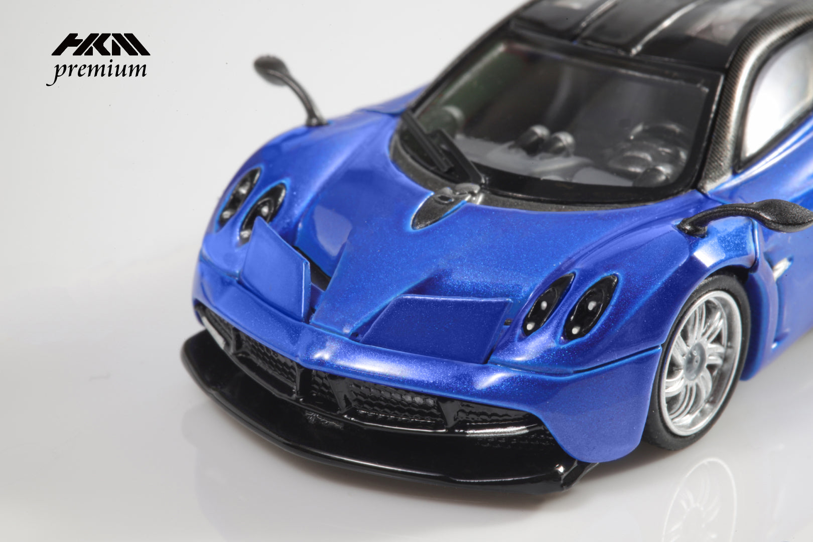 [HKM] 1:64 Huayra Coupe 2014 Ocean Blue